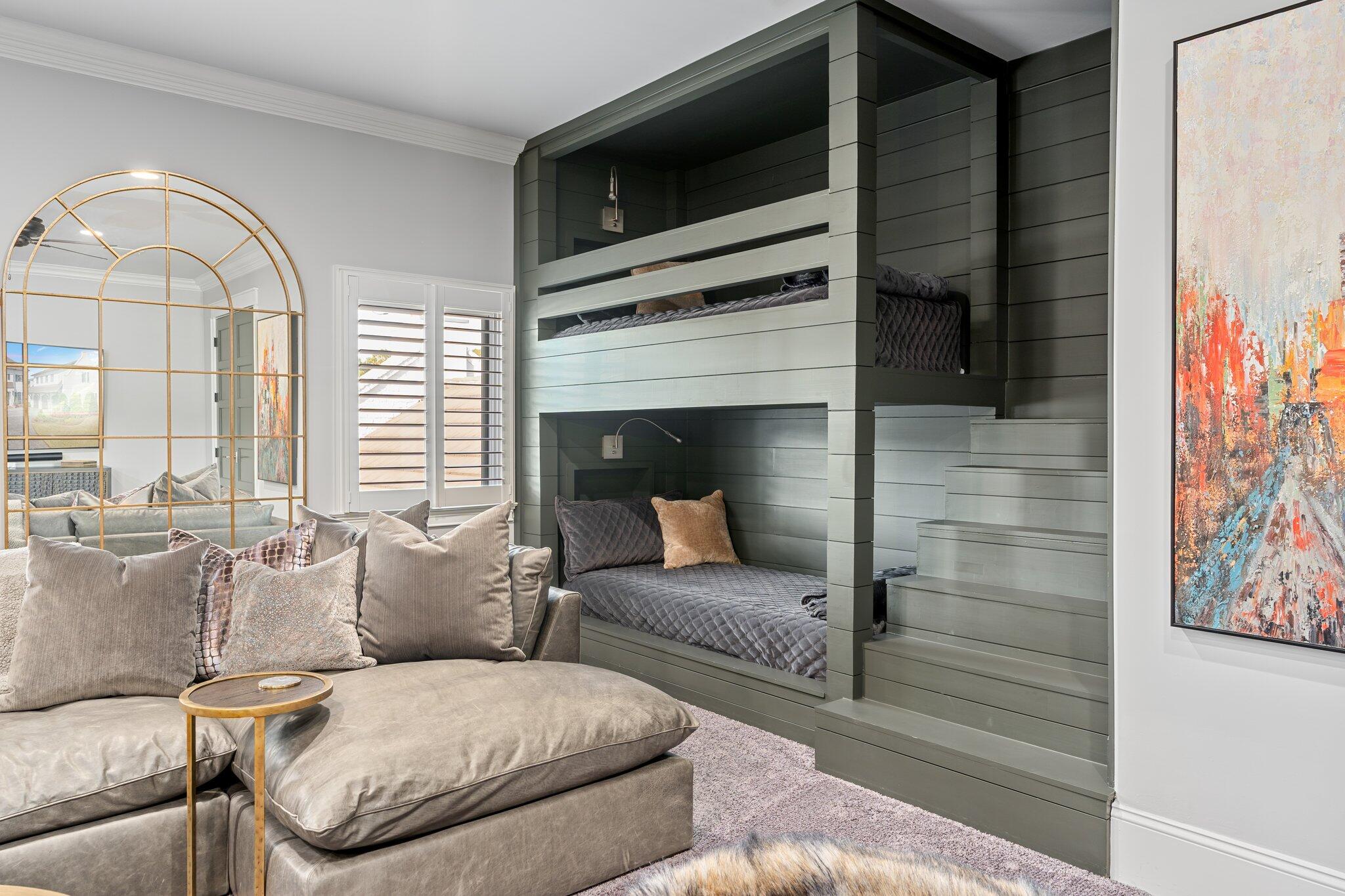 BURNT PINE - Residential