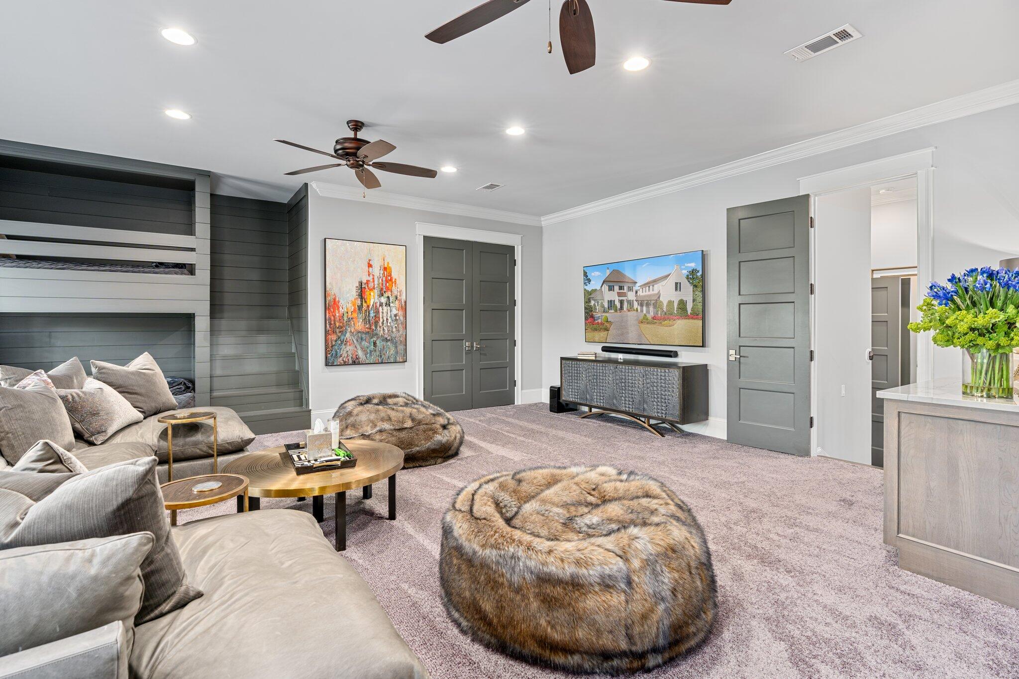 BURNT PINE - Residential
