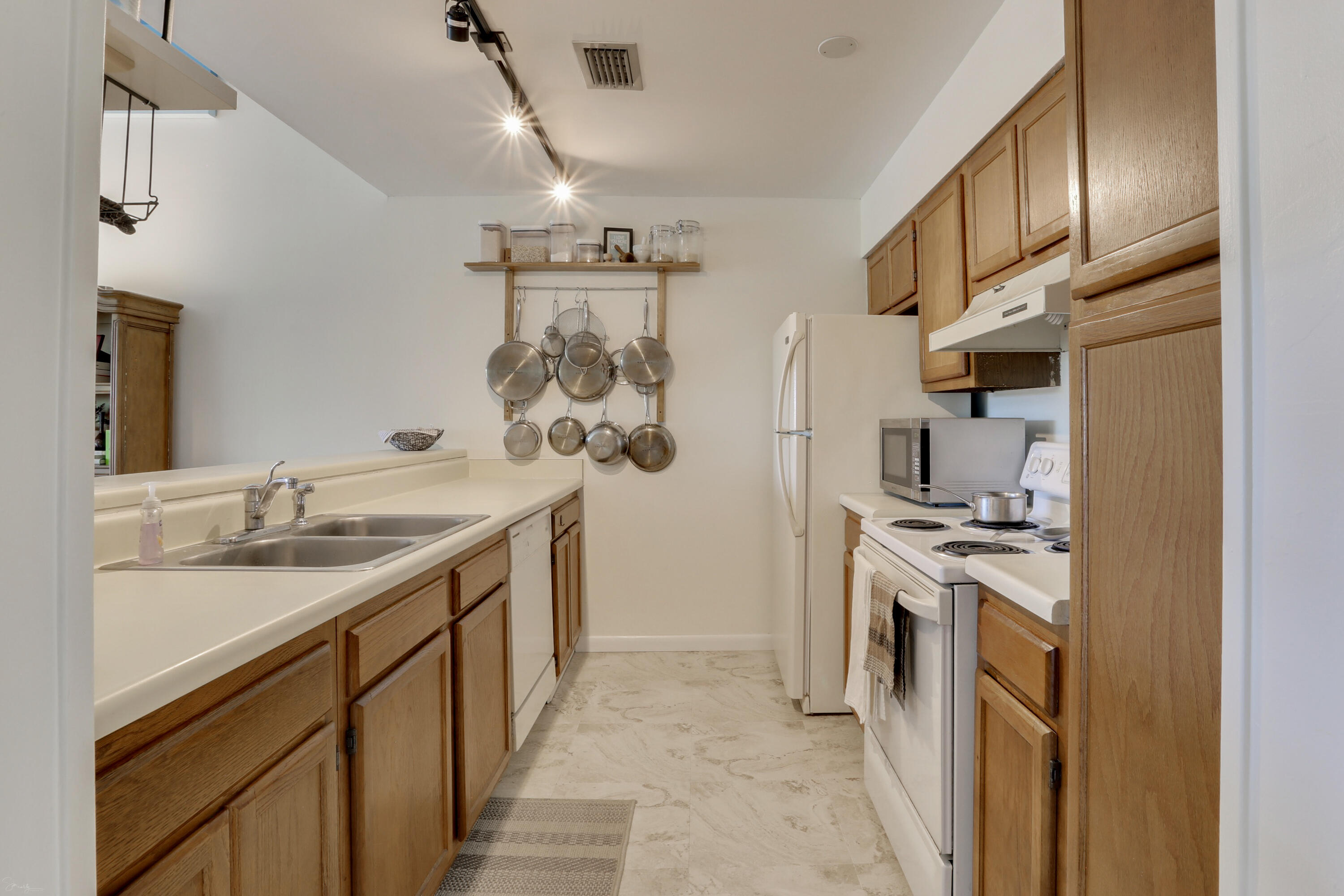 MARINA VILLAS CONDO AT BLUEWATER BAY - Residential