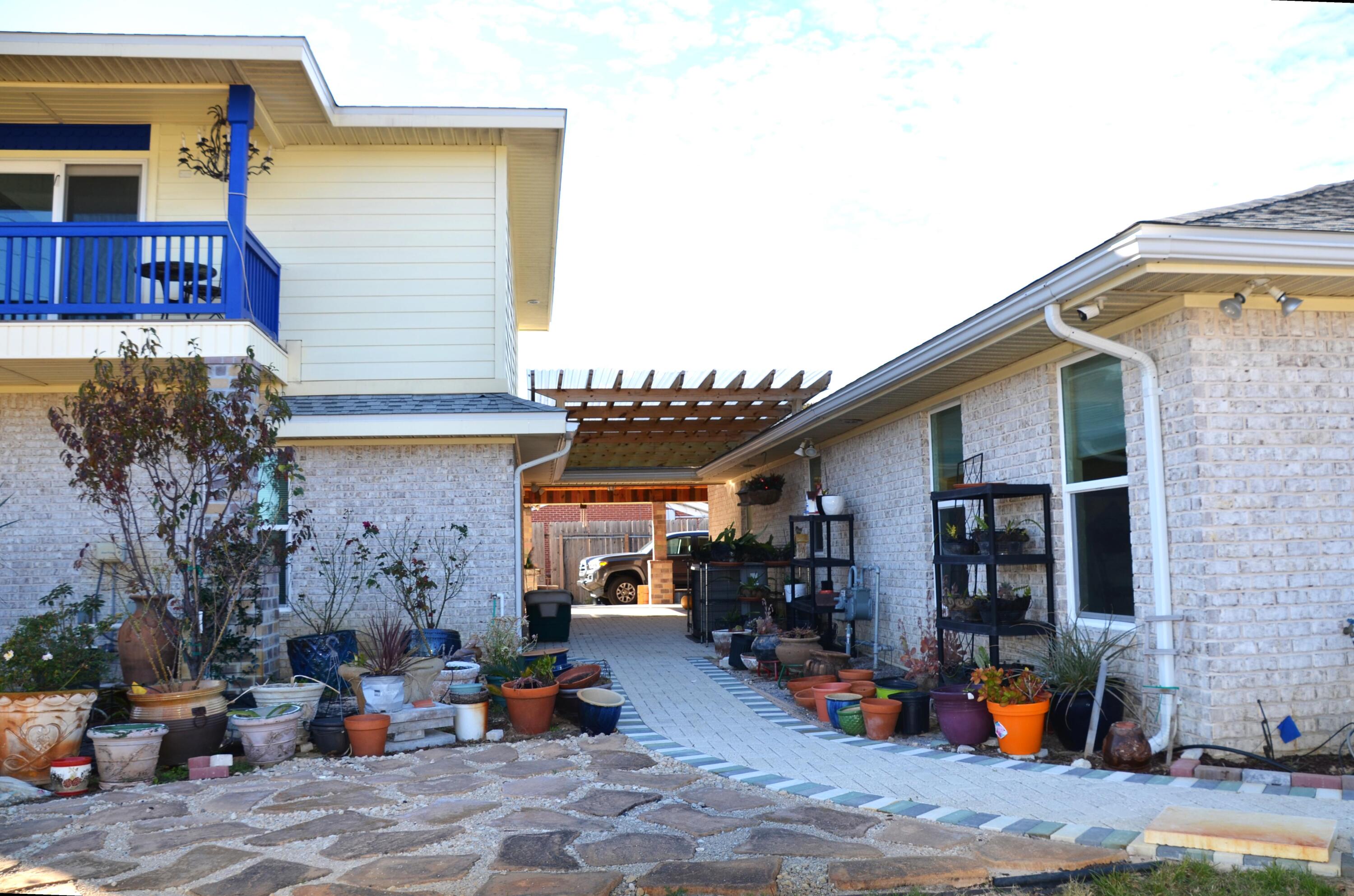 EASTWOOD - Residential