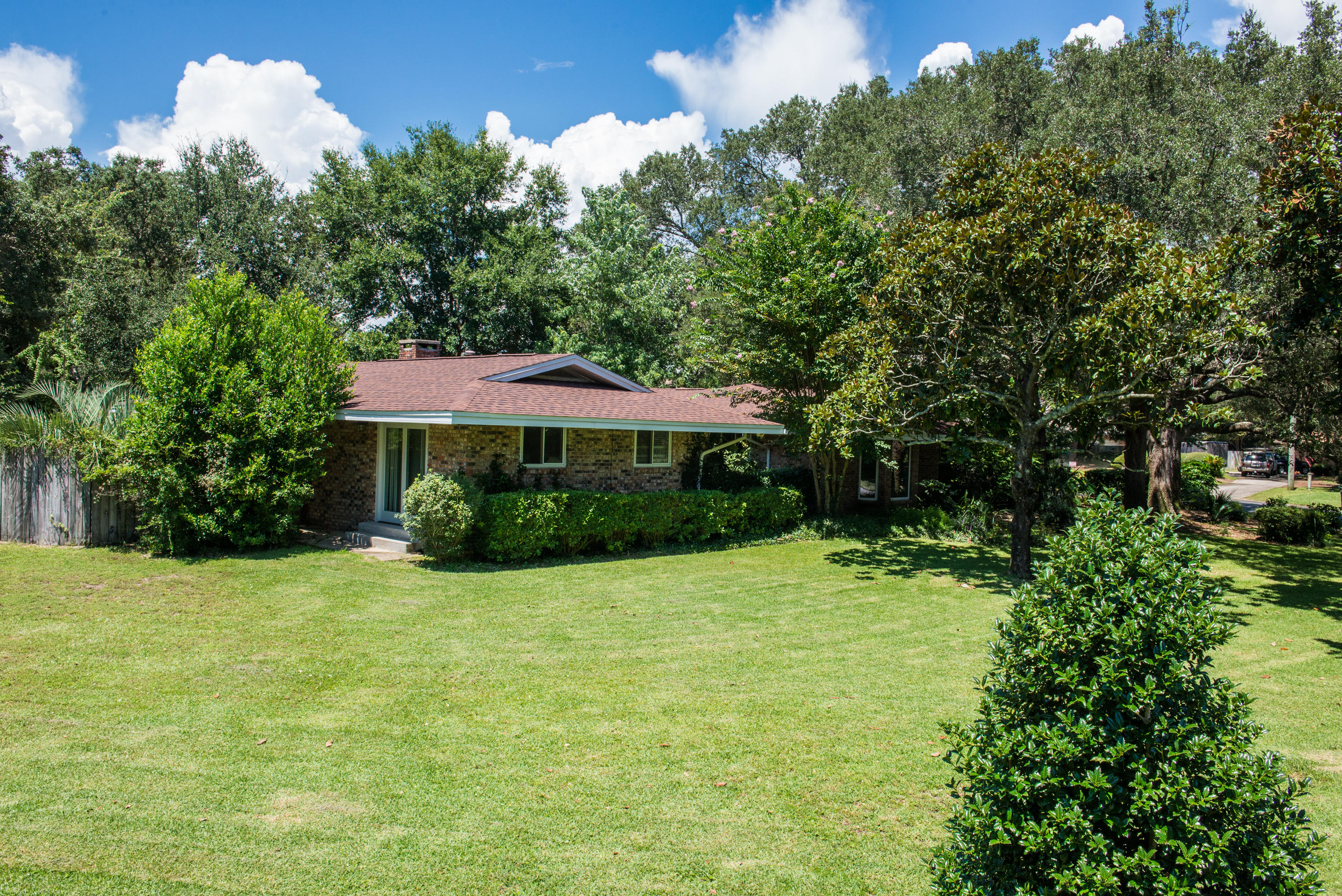 LAKE LORRAINE ESTATES 1 - Residential