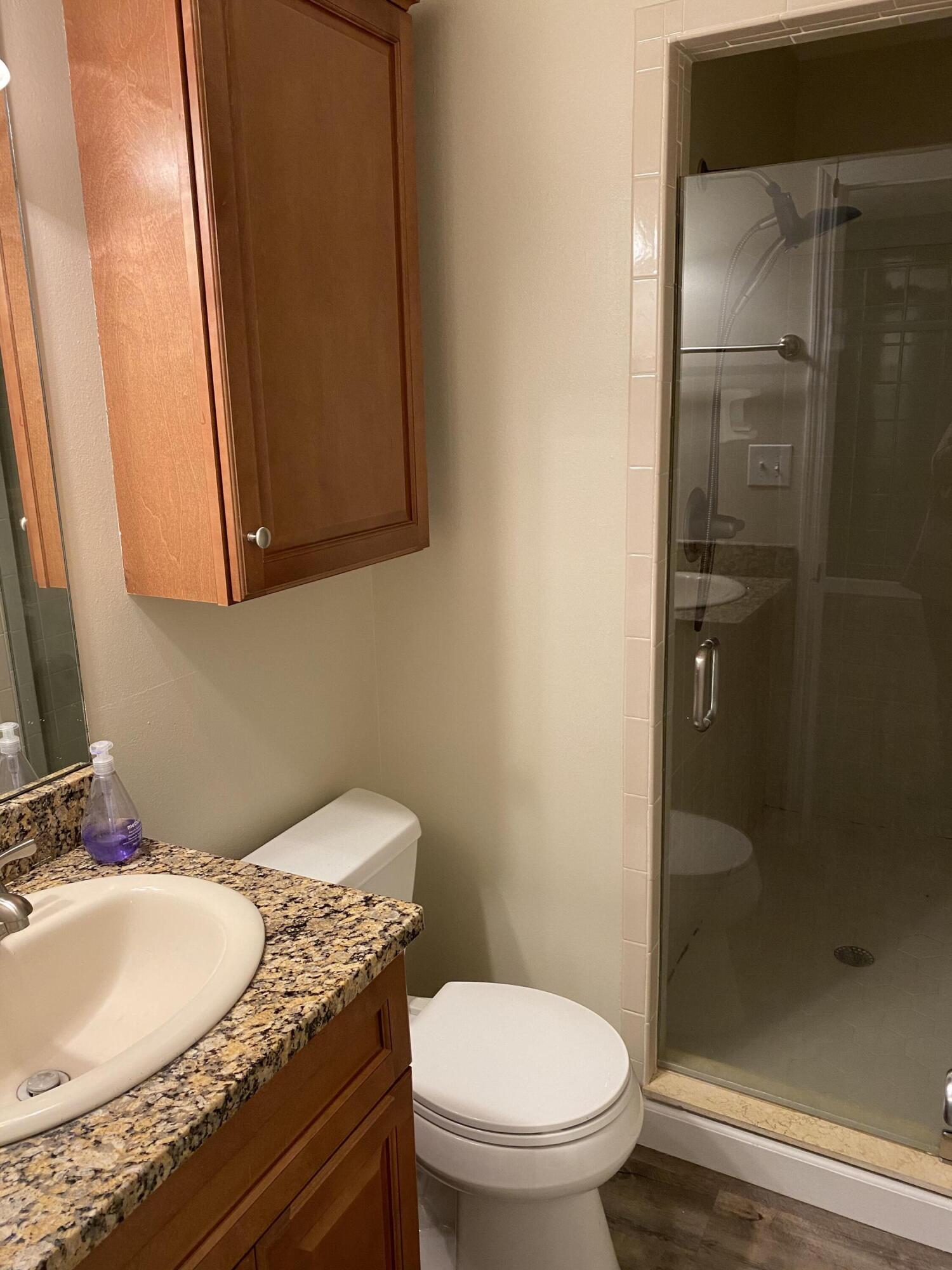 QUIET WOOD - Residential Lease