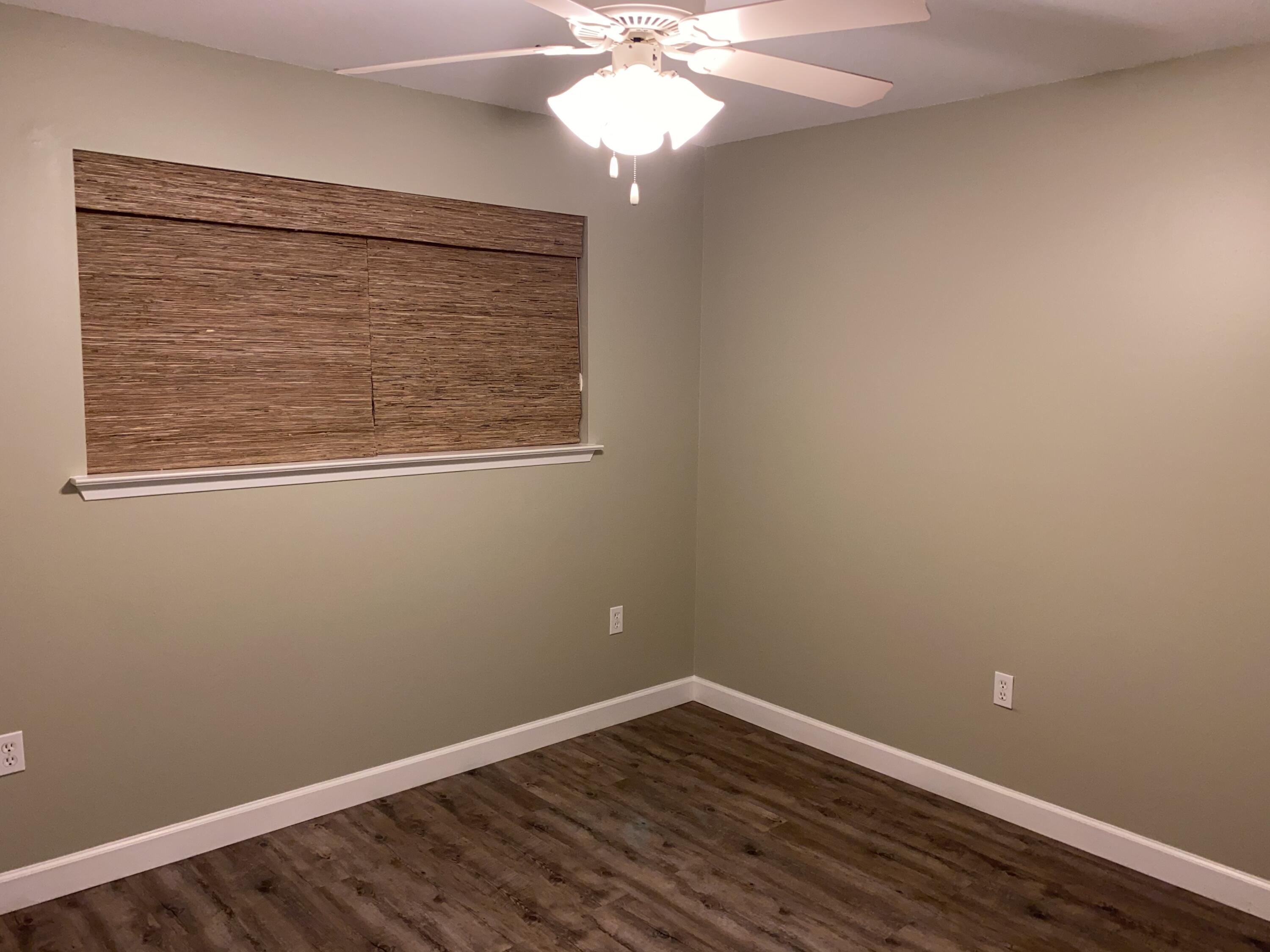 QUIET WOOD - Residential Lease