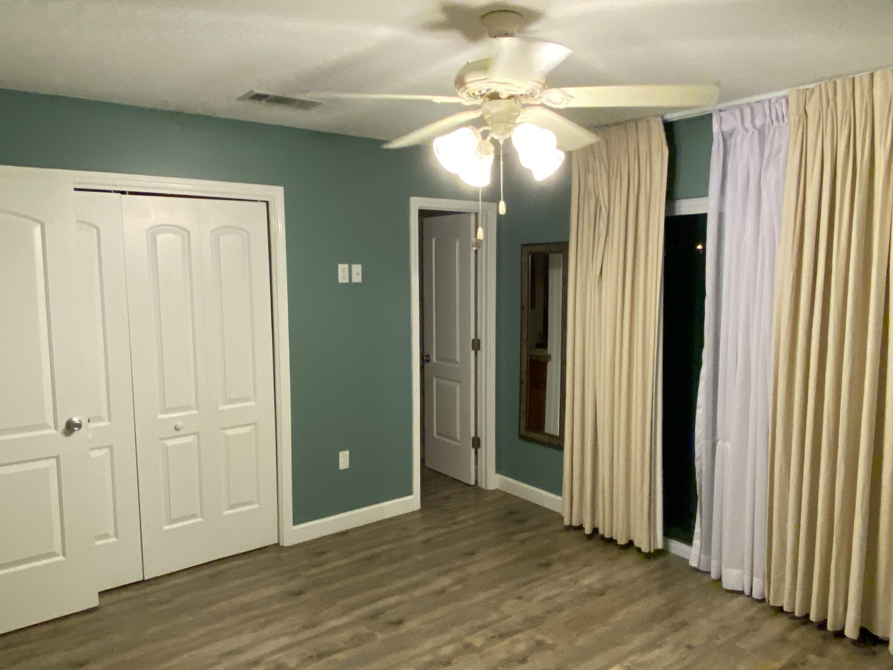 QUIET WOOD - Residential Lease