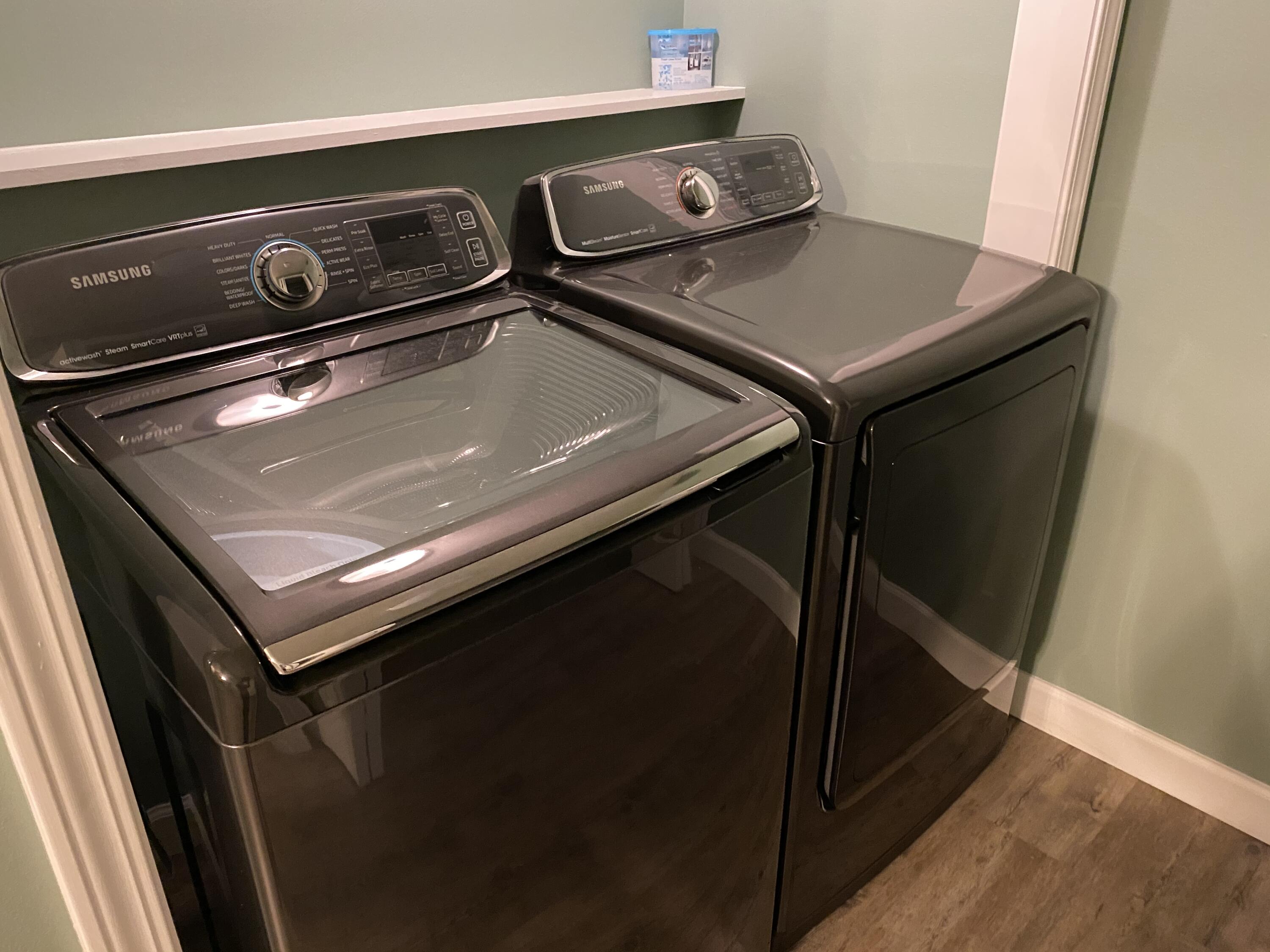 QUIET WOOD - Residential Lease