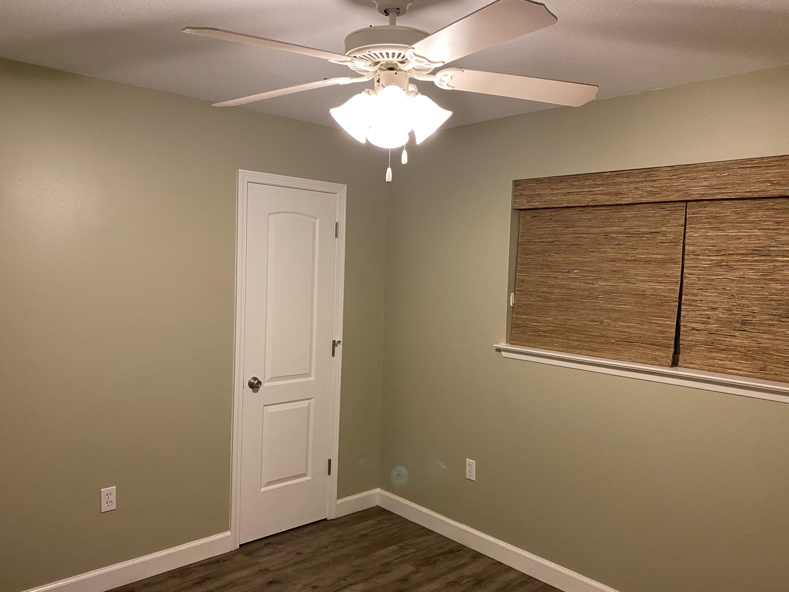 QUIET WOOD - Residential Lease