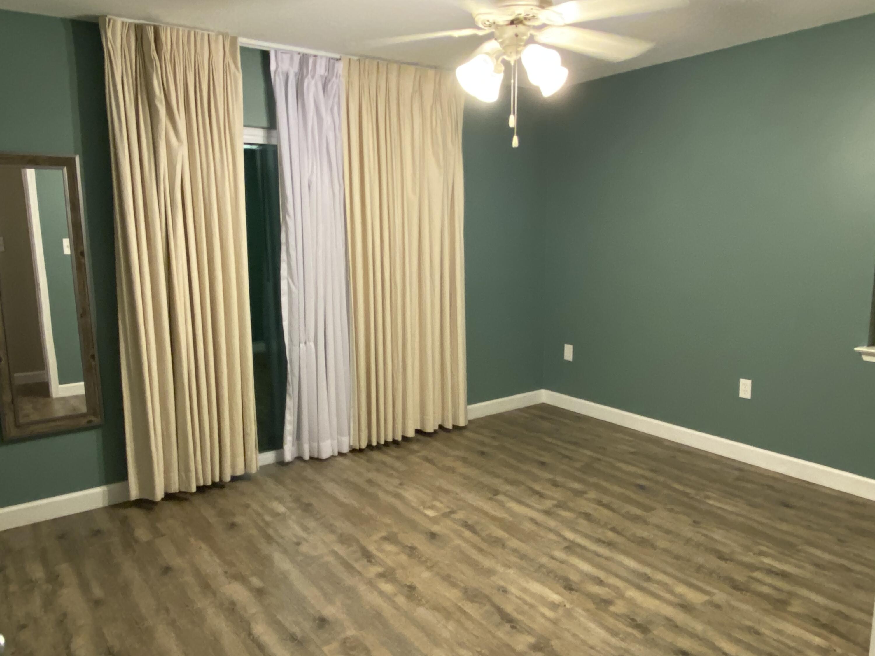 QUIET WOOD - Residential Lease