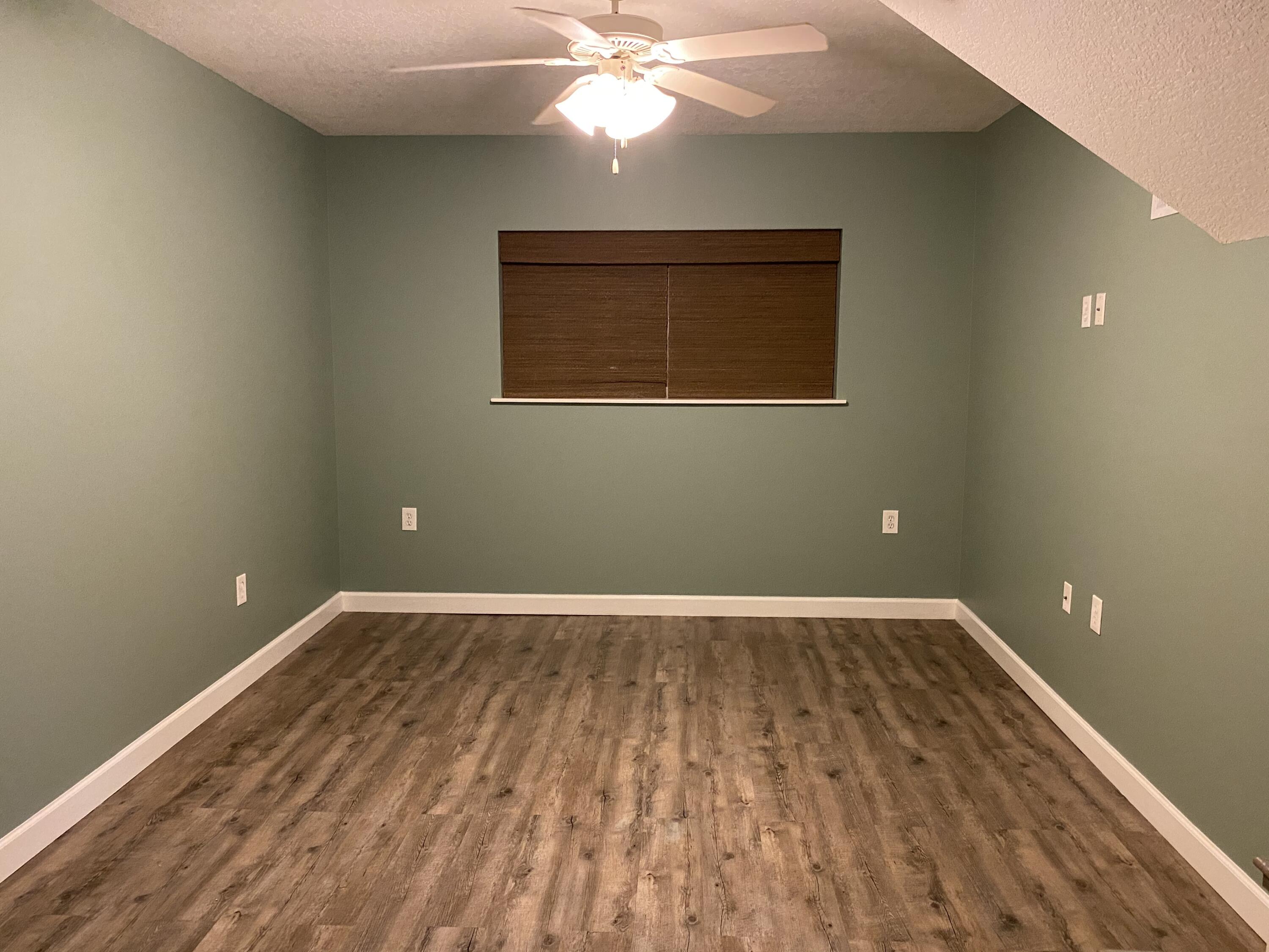 QUIET WOOD - Residential Lease