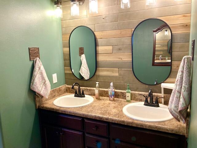 OAKWOOD LAKES ESTATES - Residential