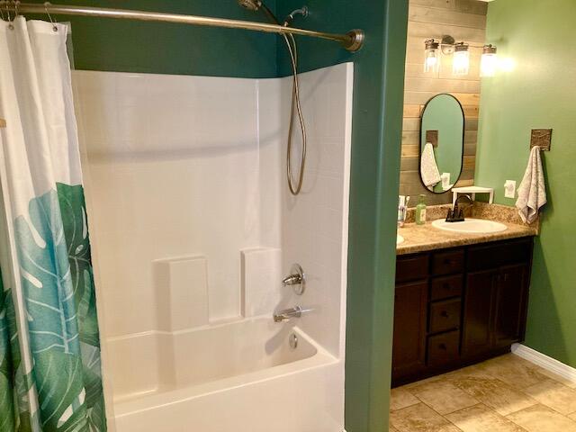 OAKWOOD LAKES ESTATES - Residential