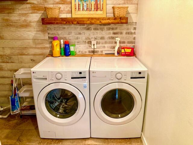 OAKWOOD LAKES ESTATES - Residential