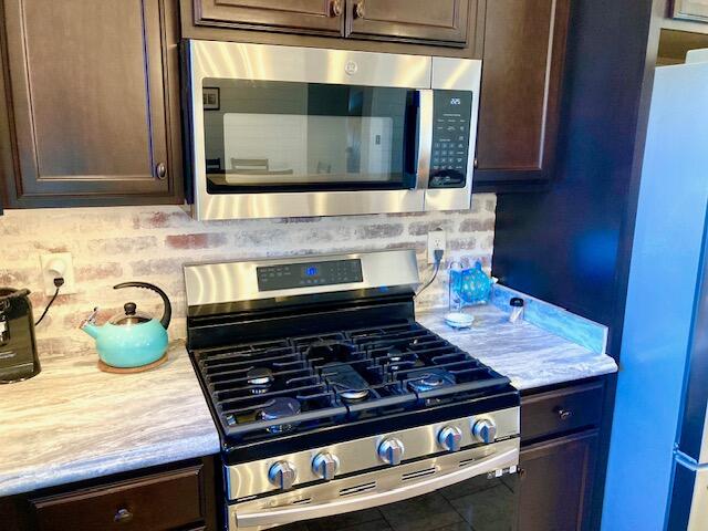 OAKWOOD LAKES ESTATES - Residential