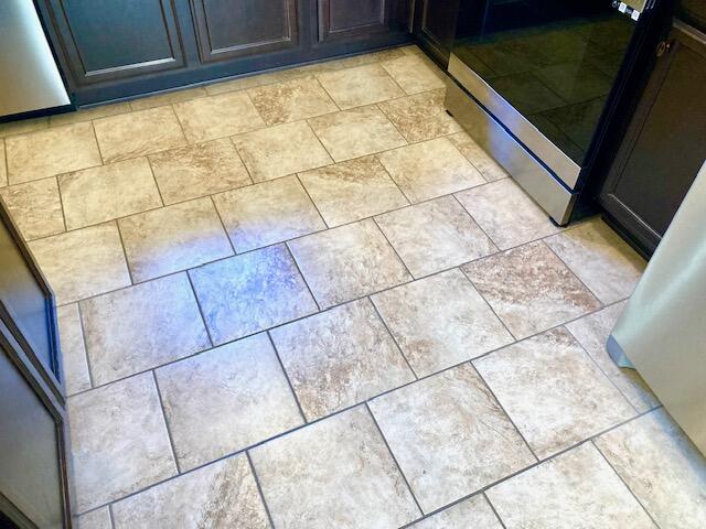 OAKWOOD LAKES ESTATES - Residential