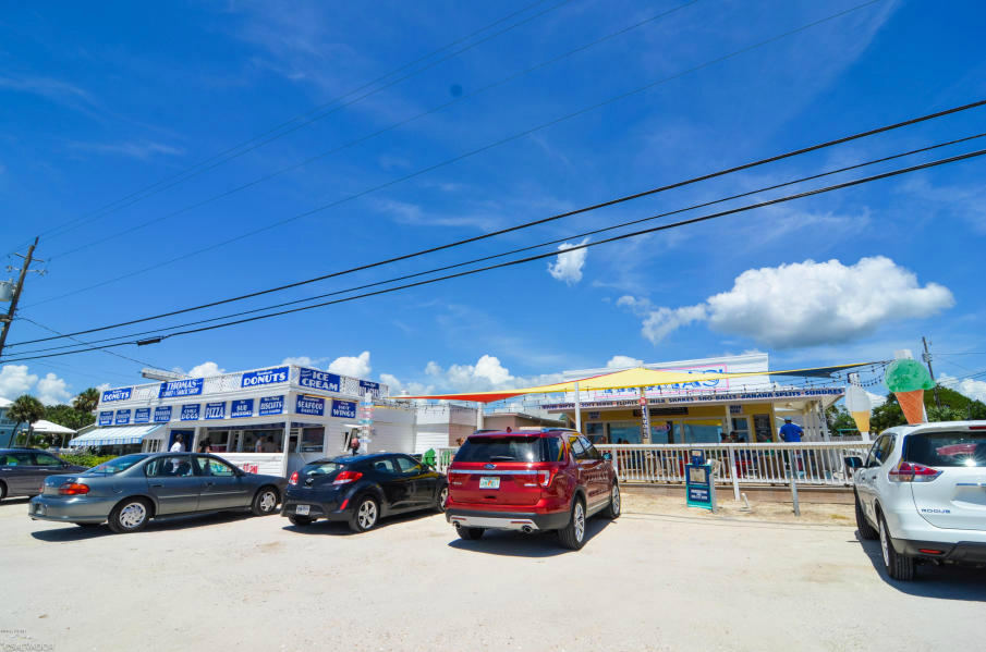 LAGUNA BEACH - Residential