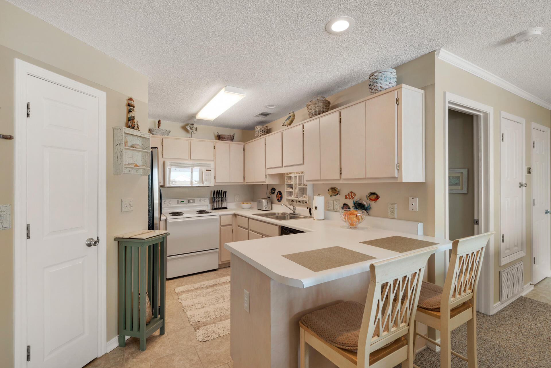 SUNSET HARBOUR VILLAS CONDO - Residential
