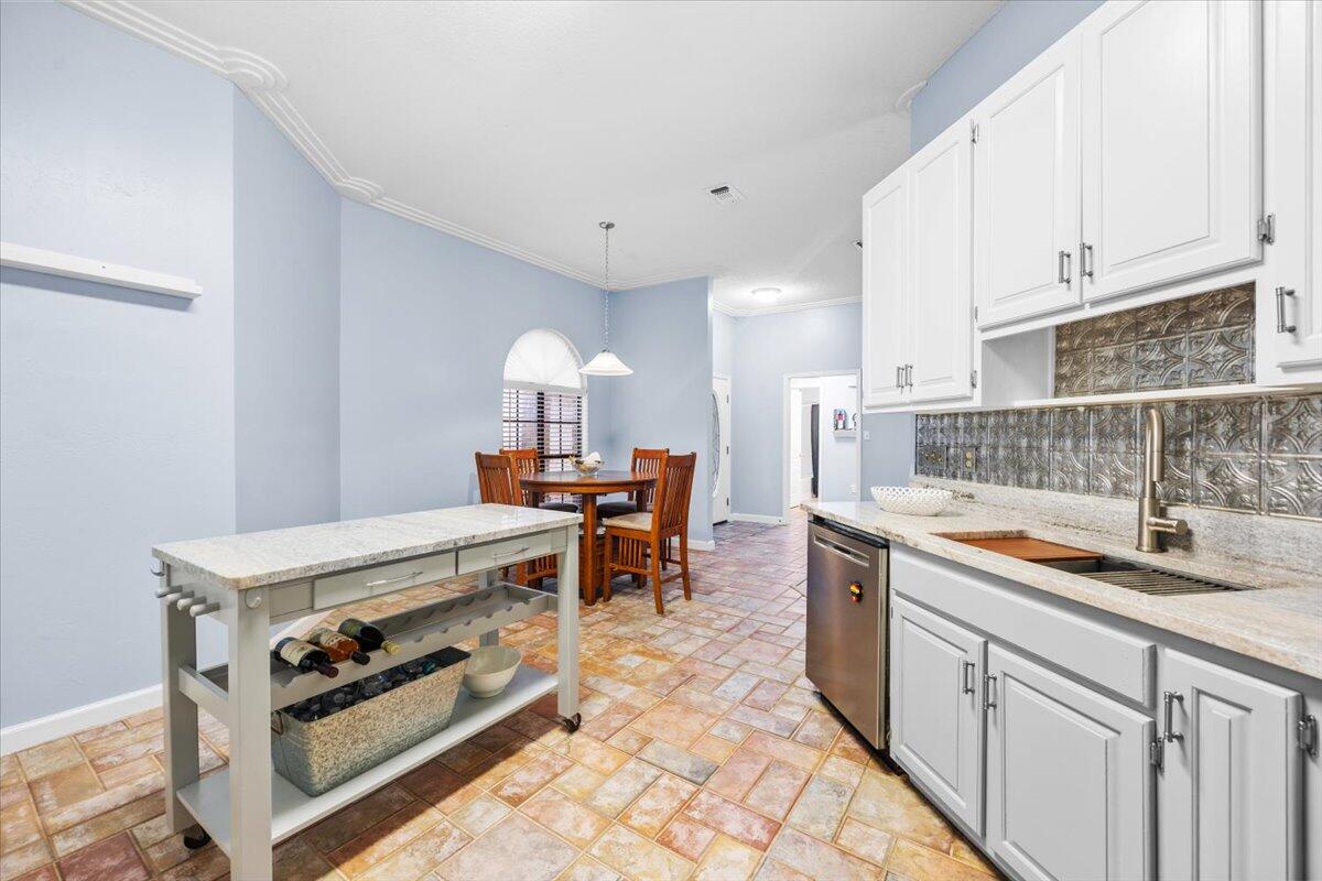 HOLLEY BY THE SEA - Residential