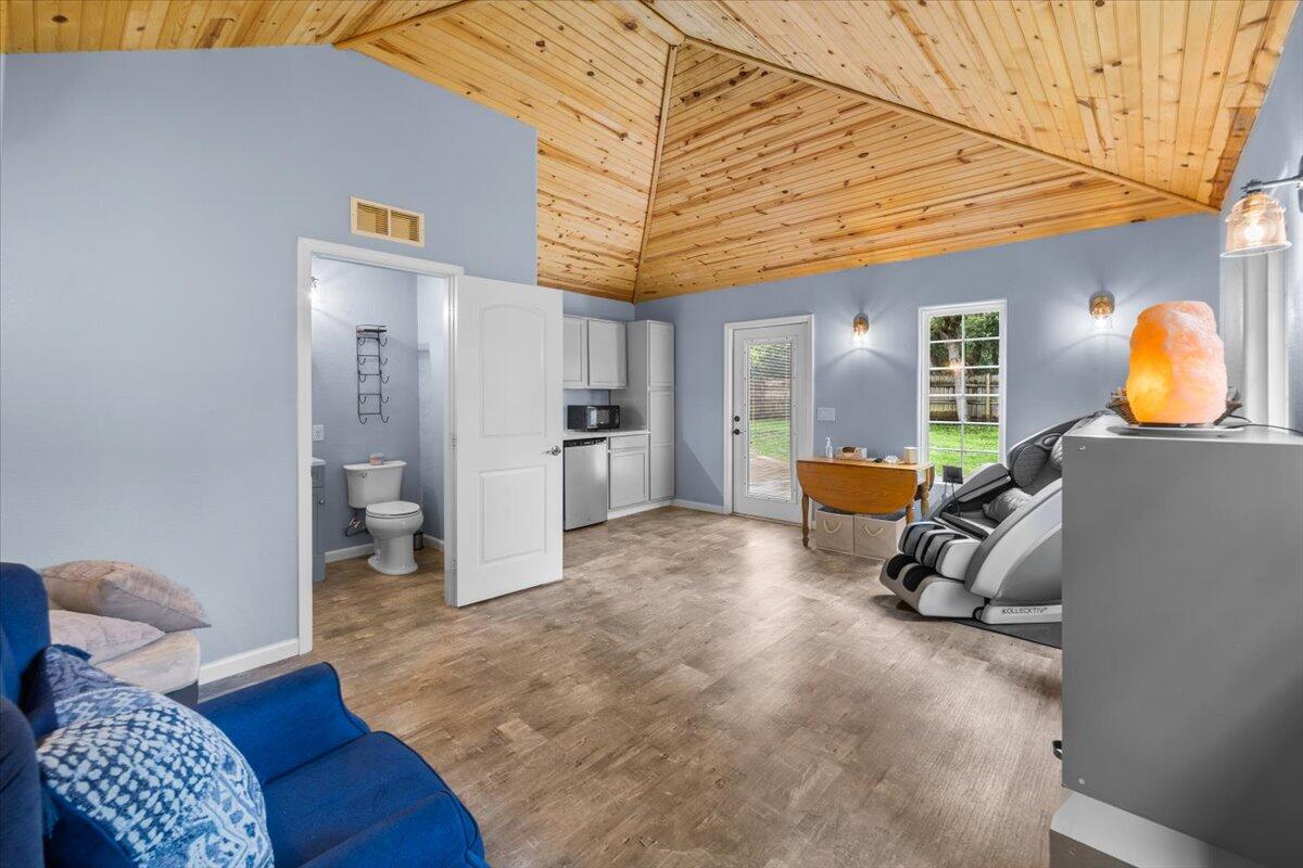 HOLLEY BY THE SEA - Residential