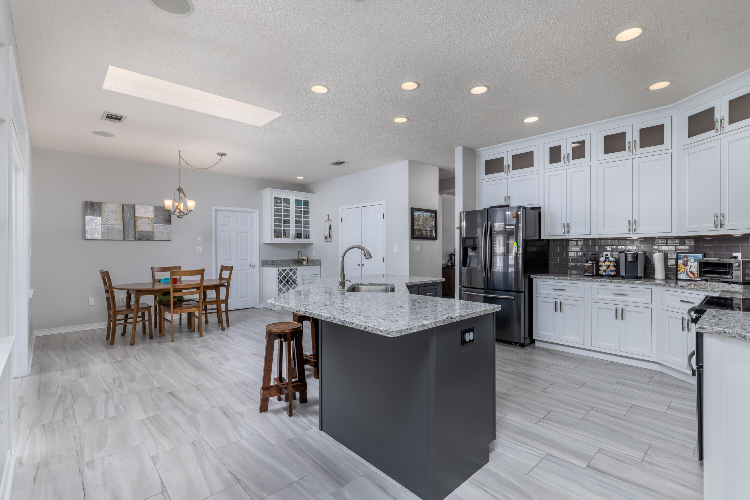 ROCKY BAYOU COUNTRY CLUB ESTATES 3 - Residential