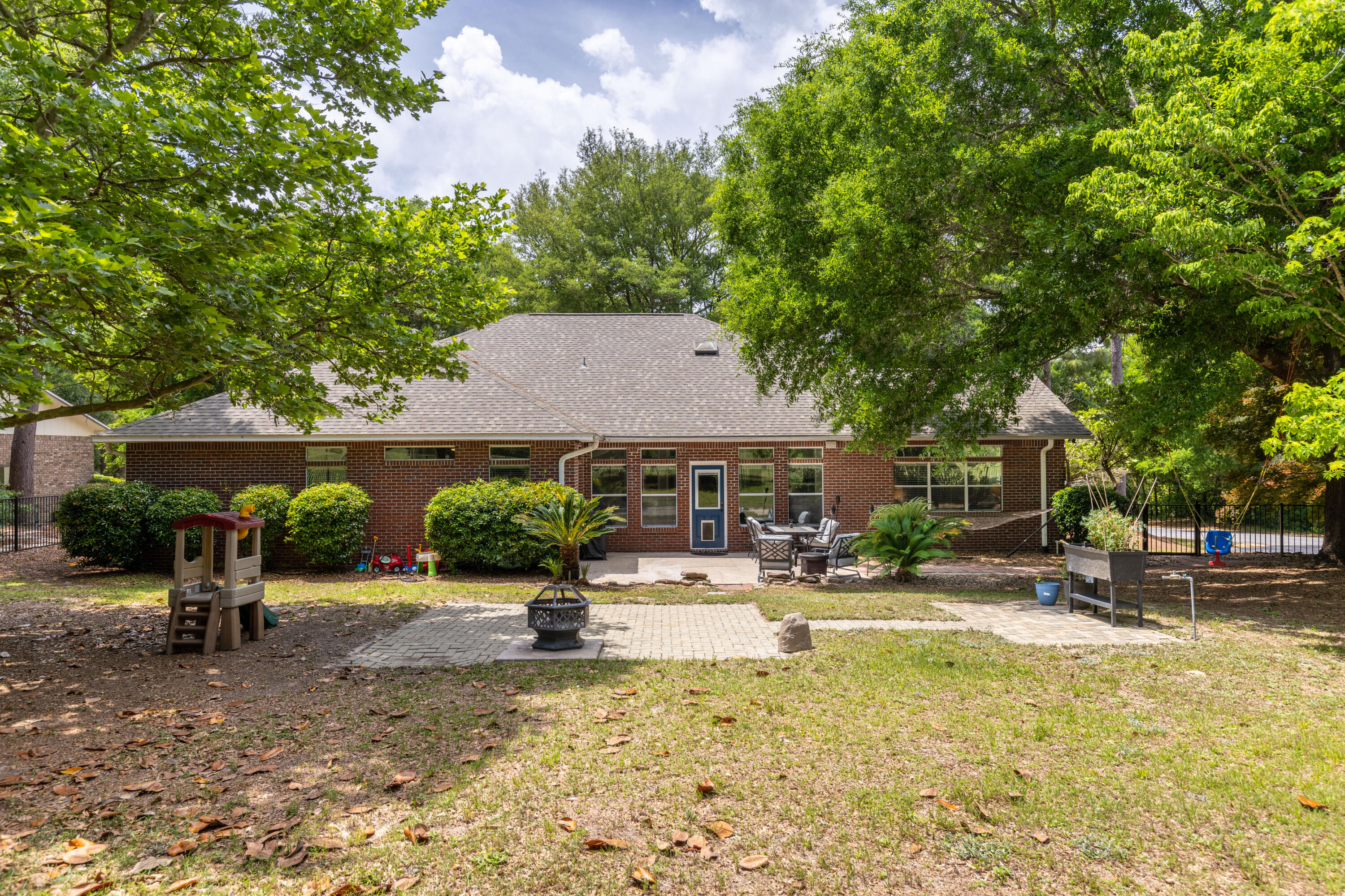 ROCKY BAYOU COUNTRY CLUB ESTATES 3 - Residential