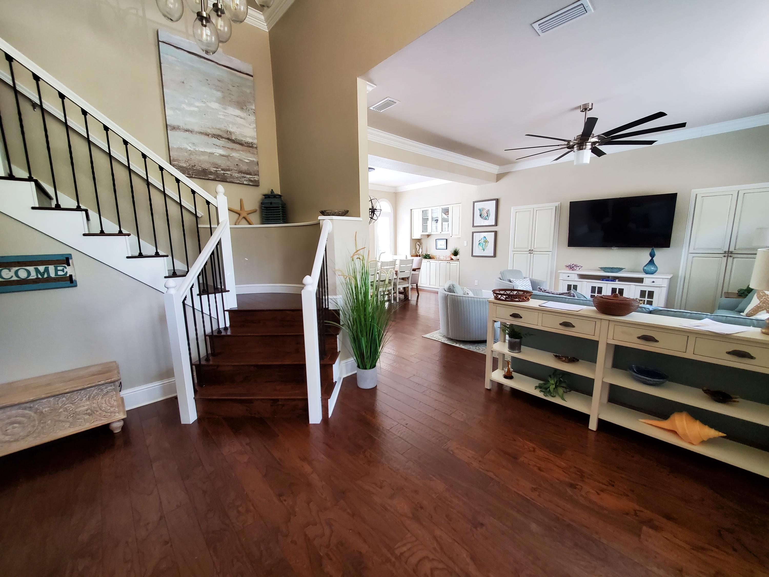 BAYTOWNE AVE EAST - Residential