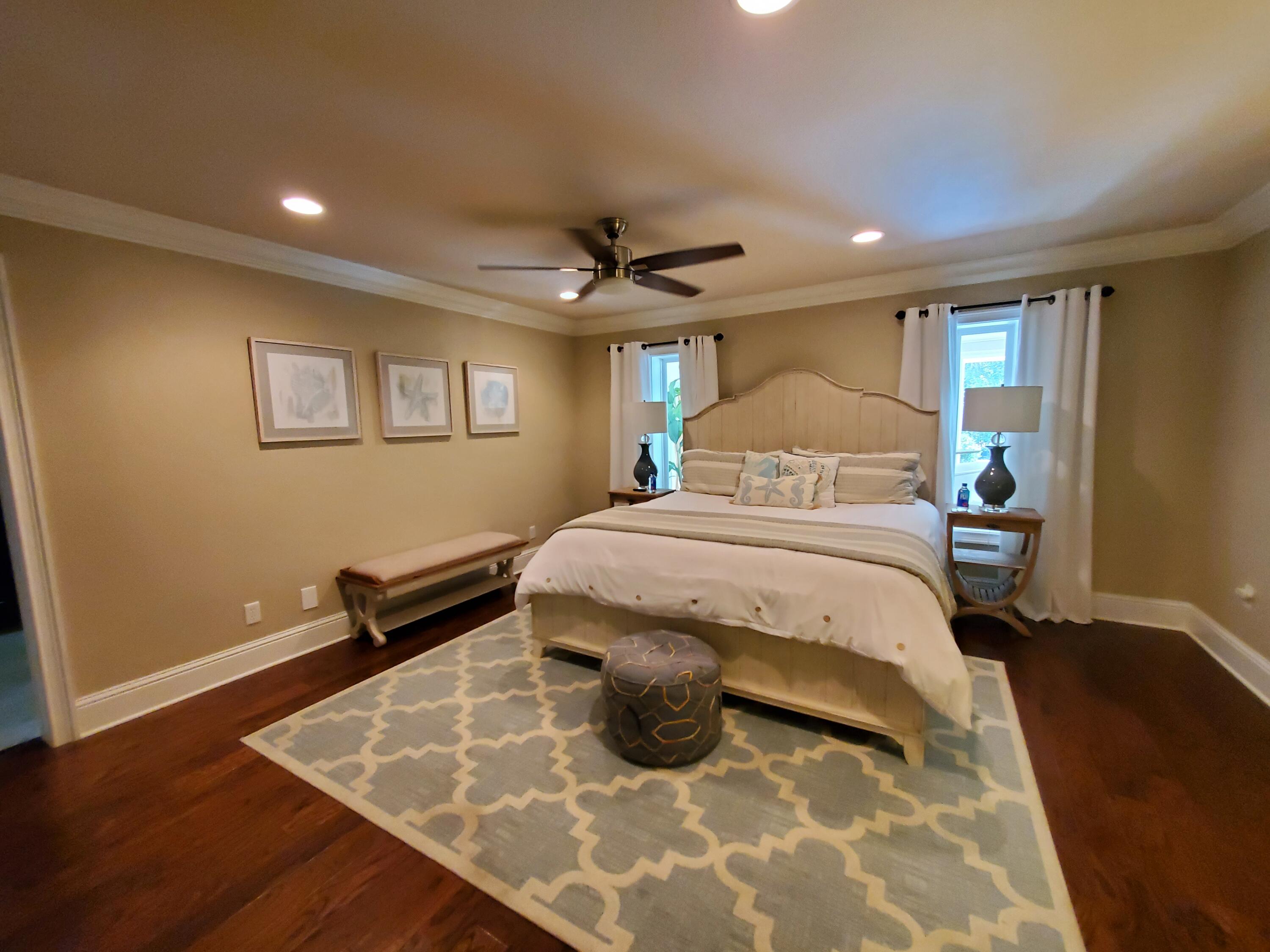 BAYTOWNE AVE EAST - Residential