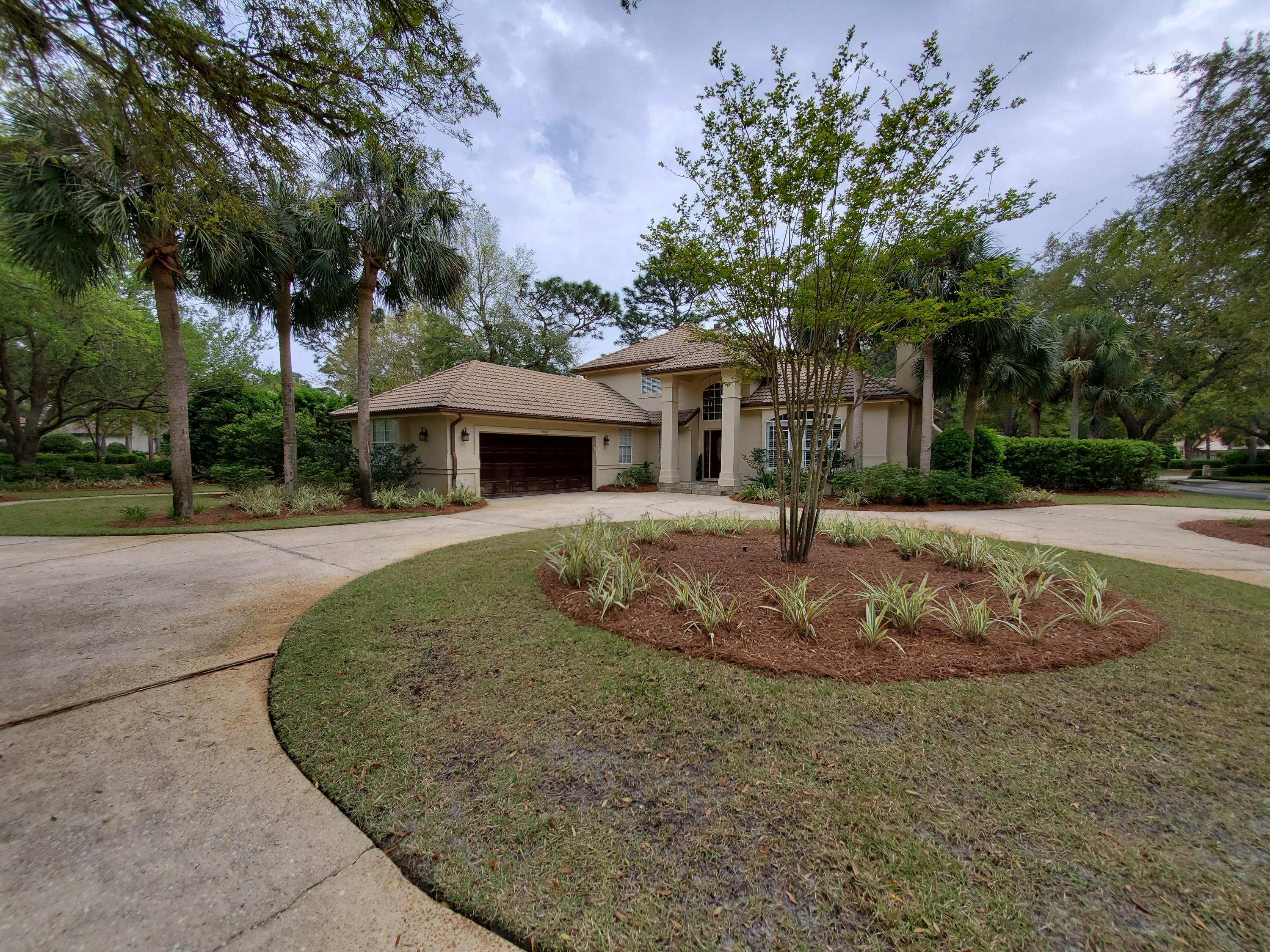 BAYTOWNE AVE EAST - Residential