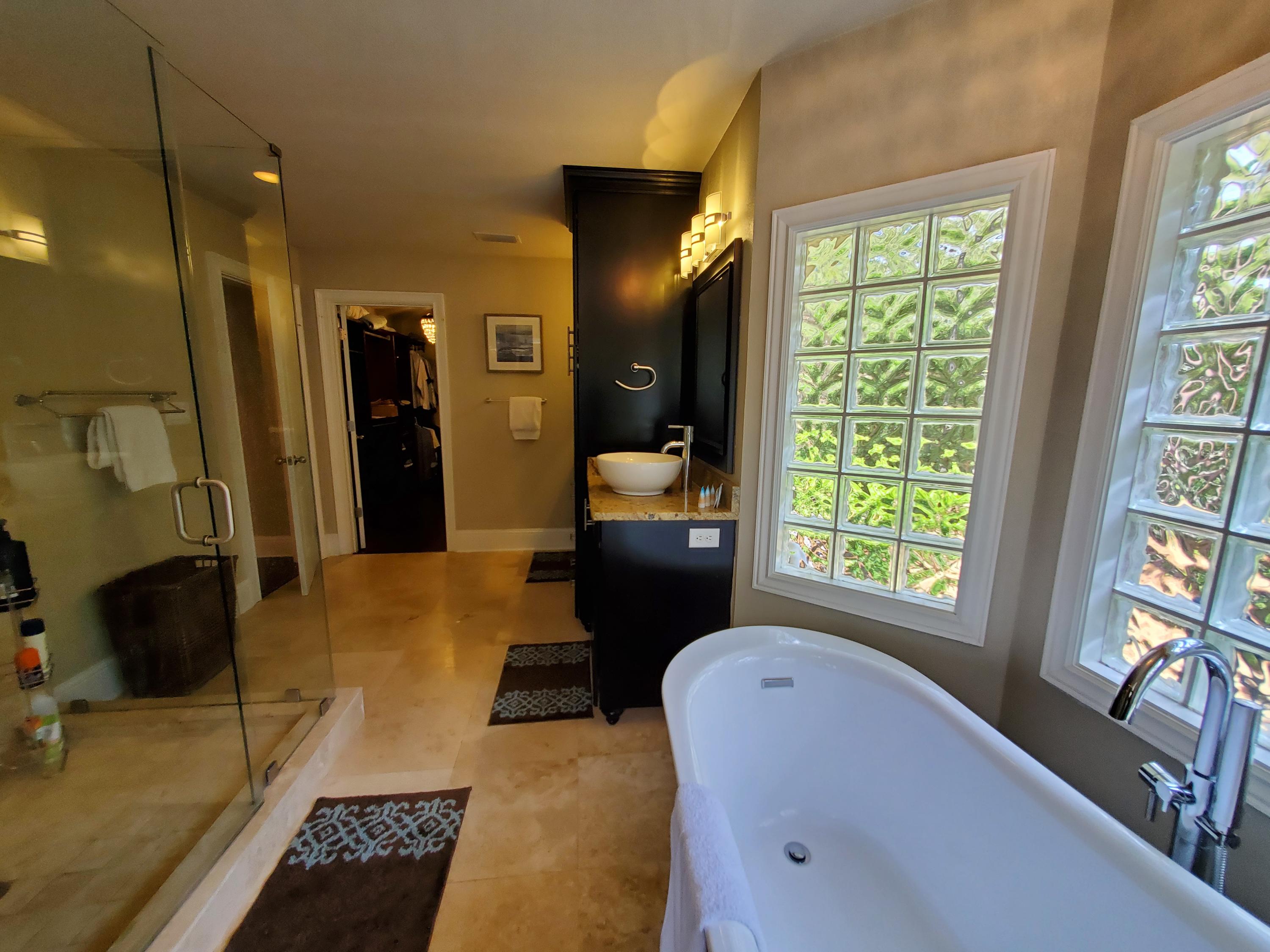 BAYTOWNE AVE EAST - Residential