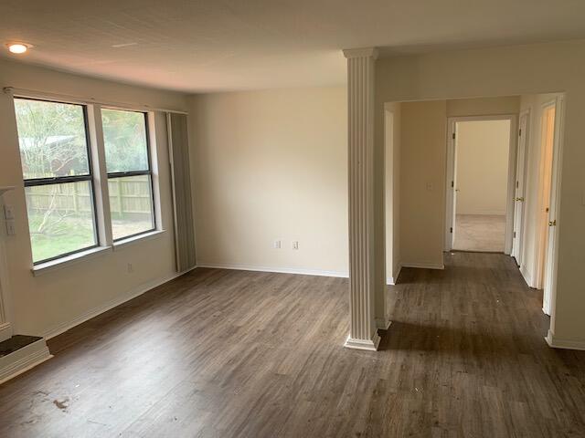 ELLIOTTS POINT 8TH ADDN - Residential Lease