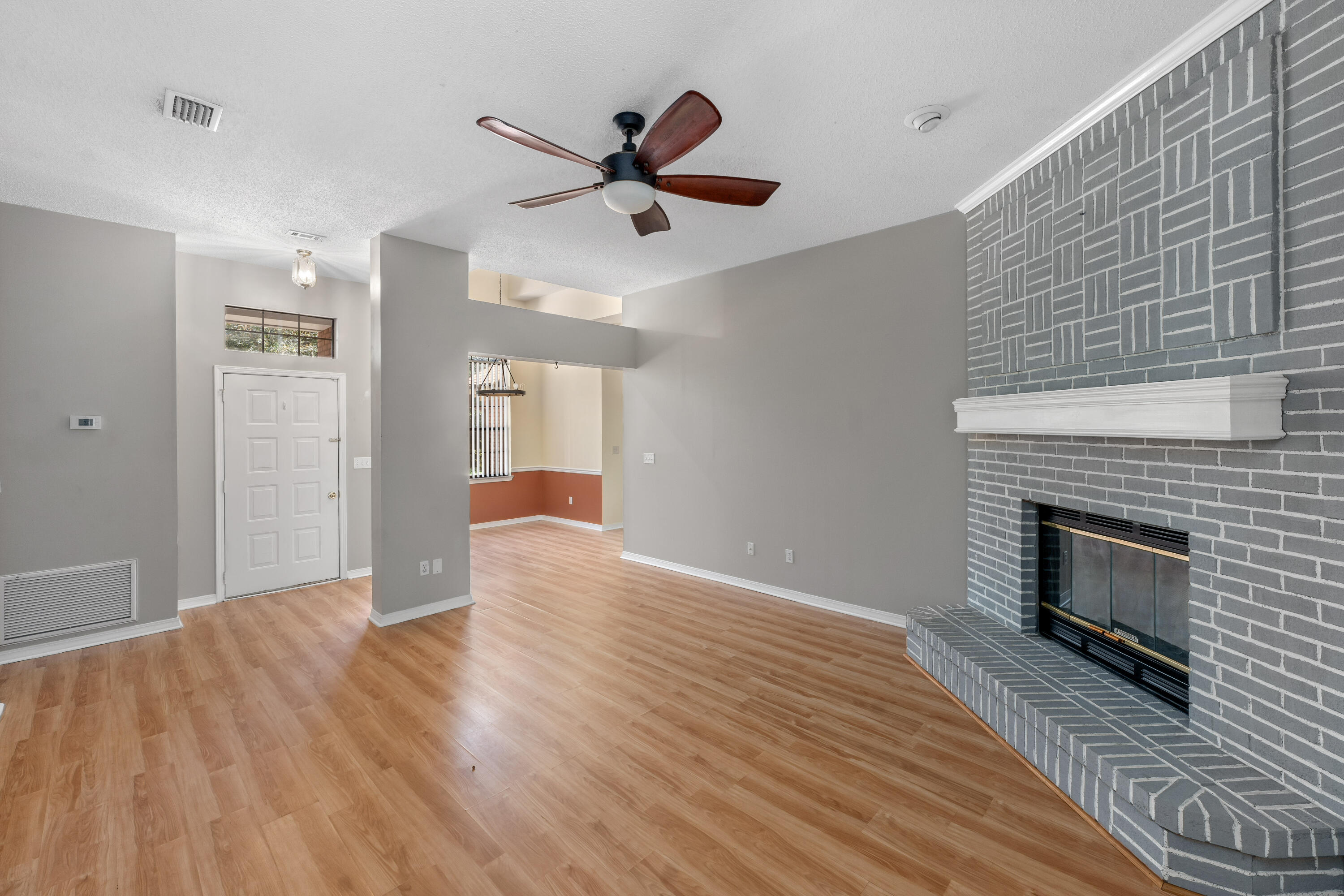 ROLLING HILLS ESTATES - Residential