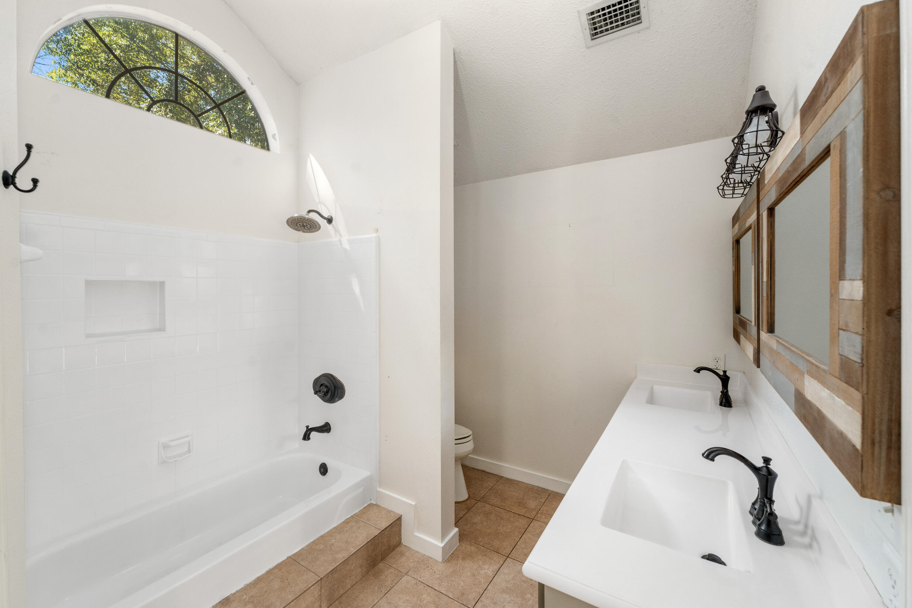 ROLLING HILLS ESTATES - Residential