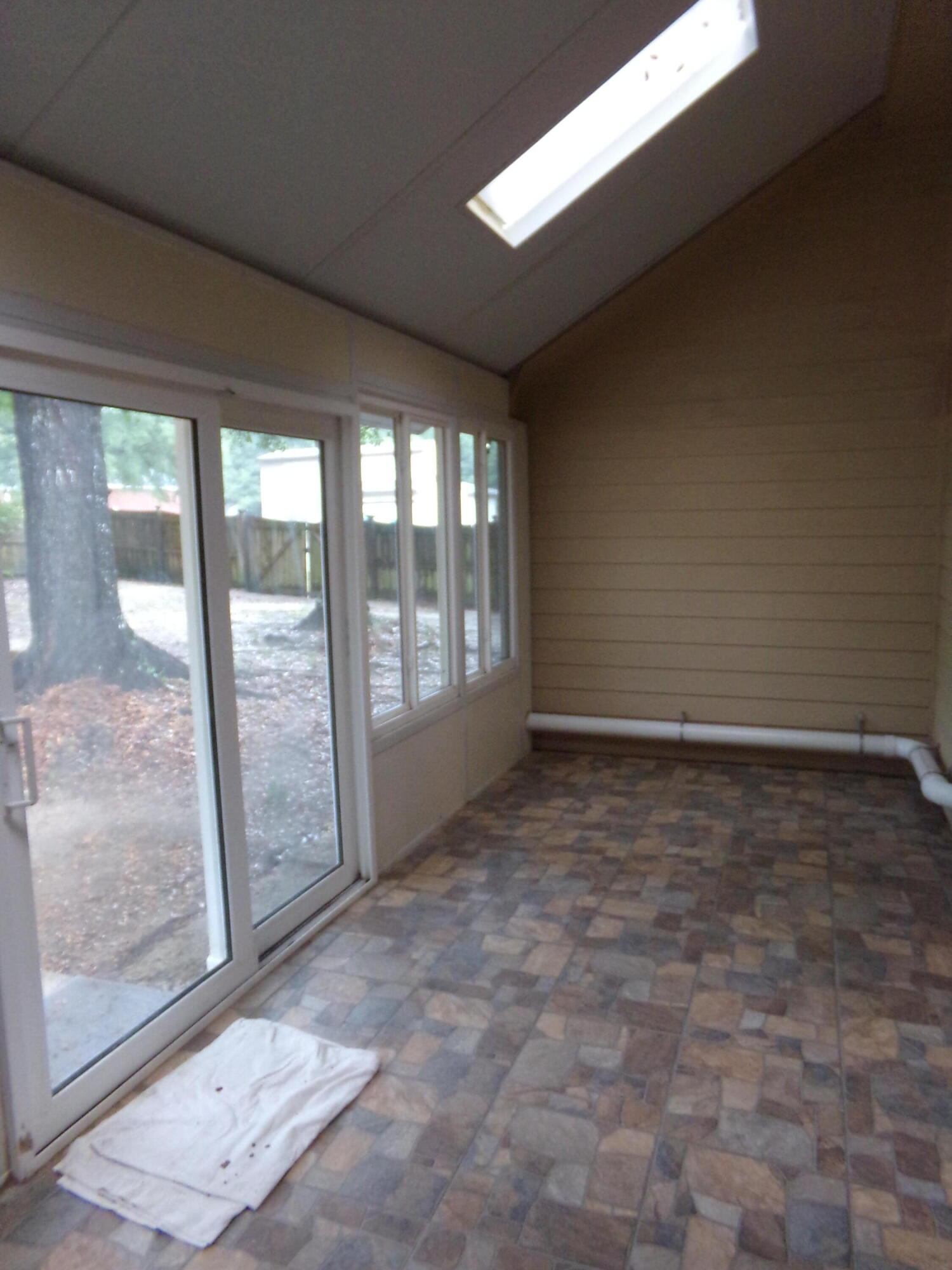 ROLLING HILLS ESTATES - Residential