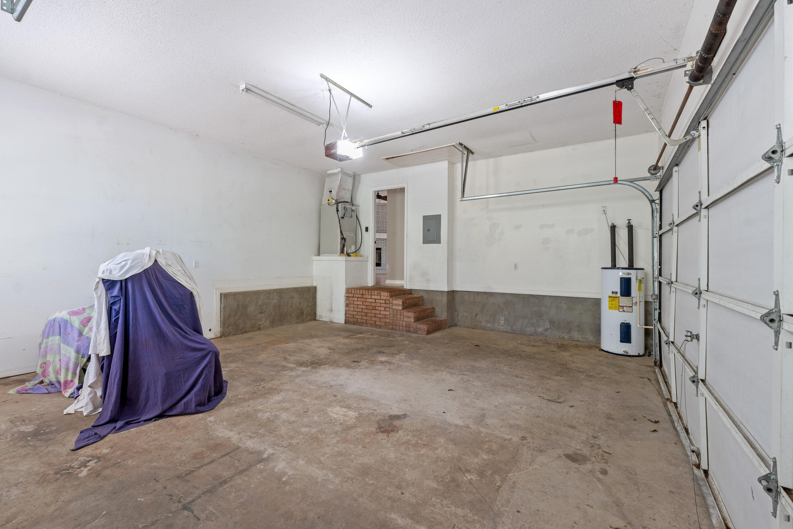 ROLLING HILLS ESTATES - Residential