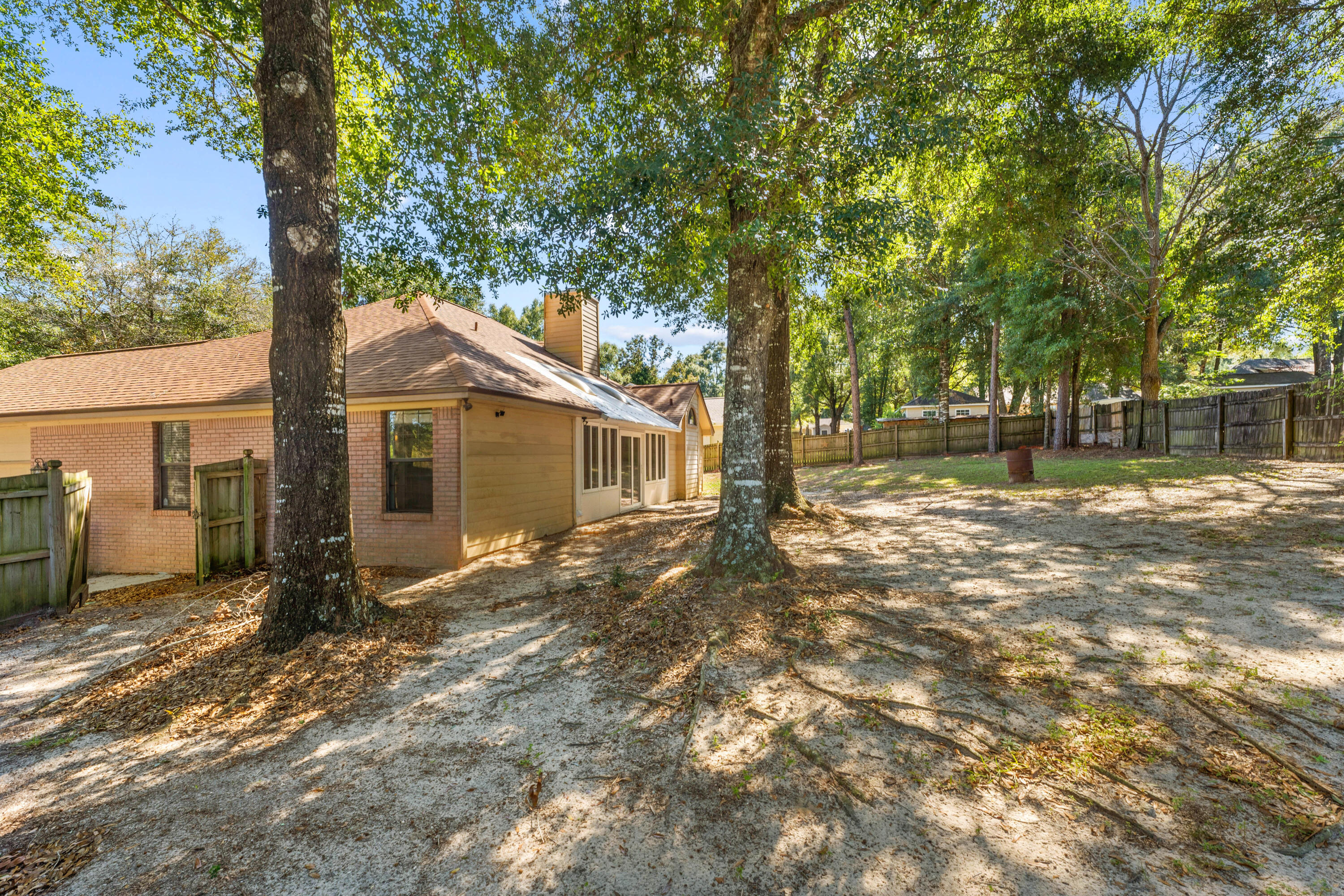 ROLLING HILLS ESTATES - Residential