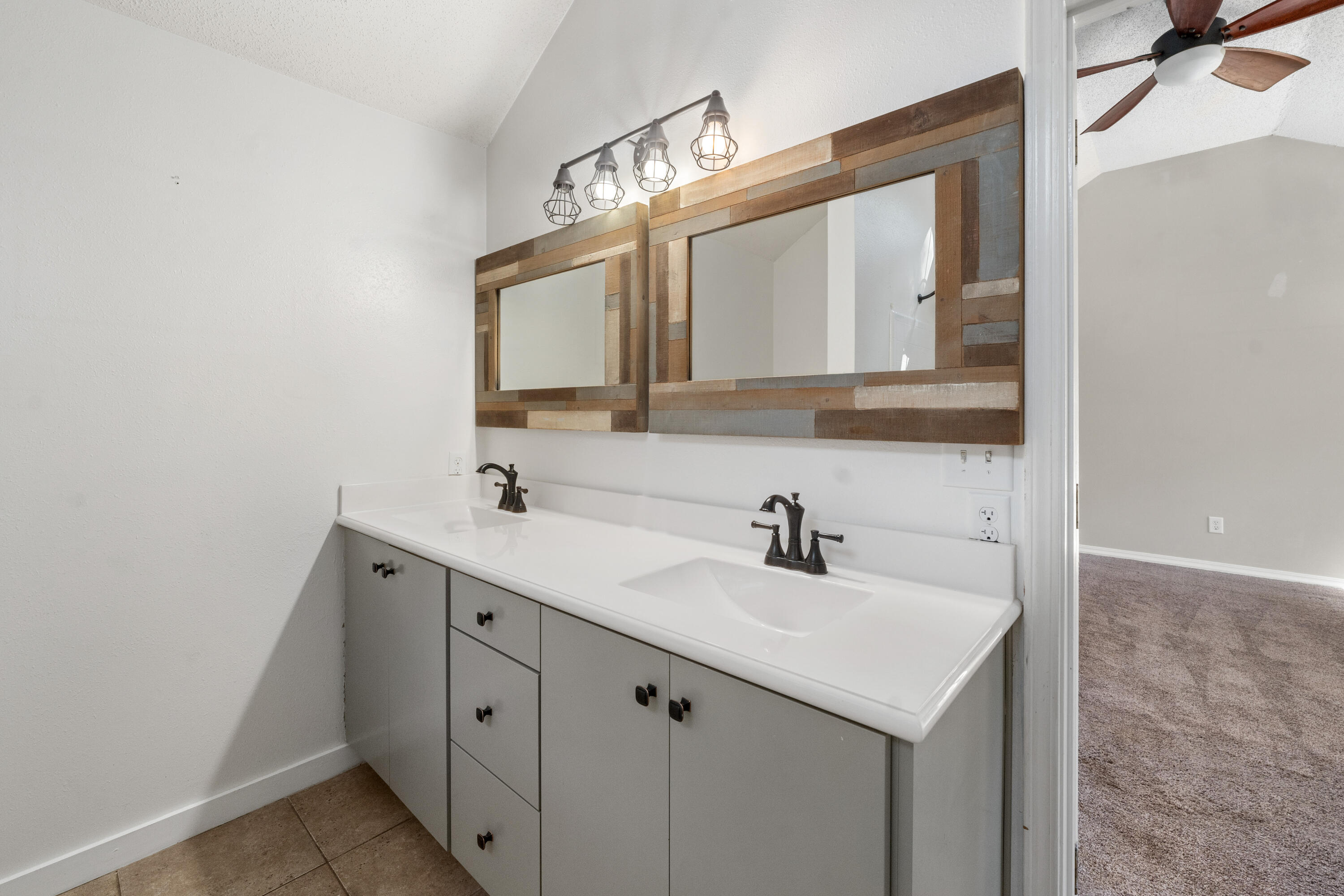 ROLLING HILLS ESTATES - Residential