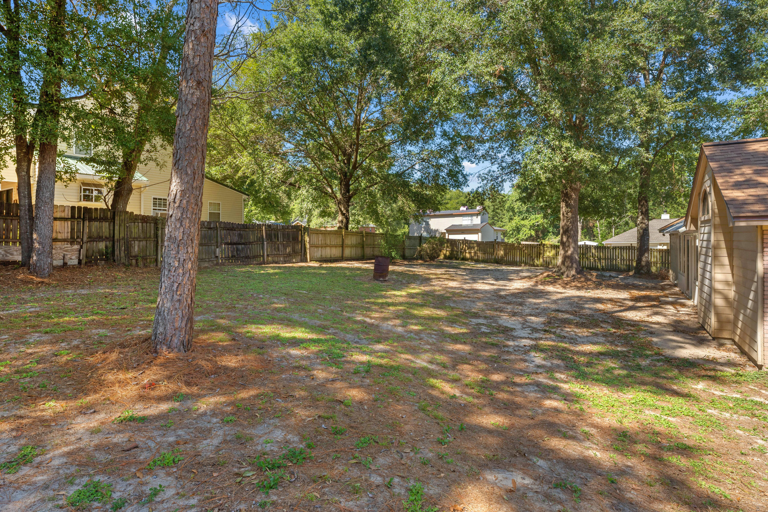 ROLLING HILLS ESTATES - Residential