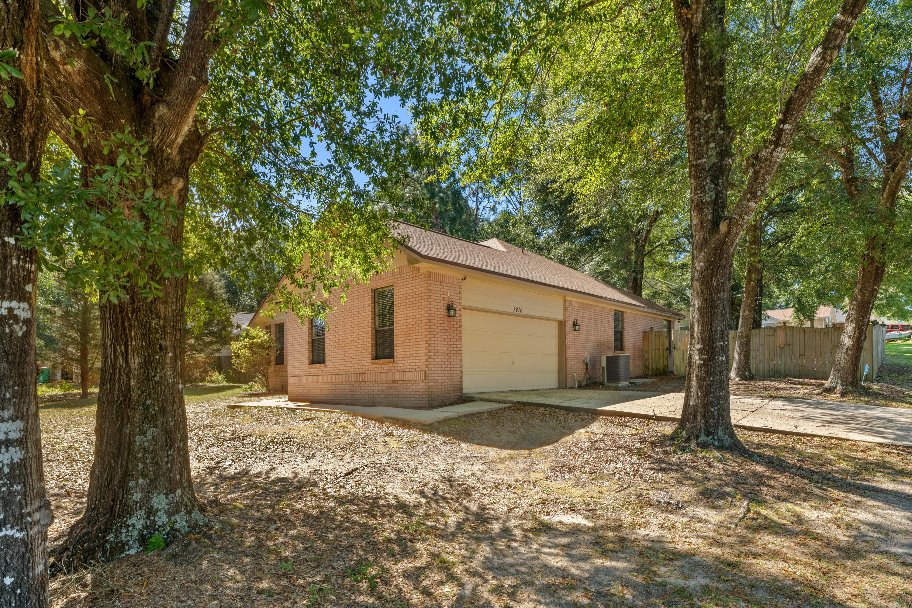 ROLLING HILLS ESTATES - Residential