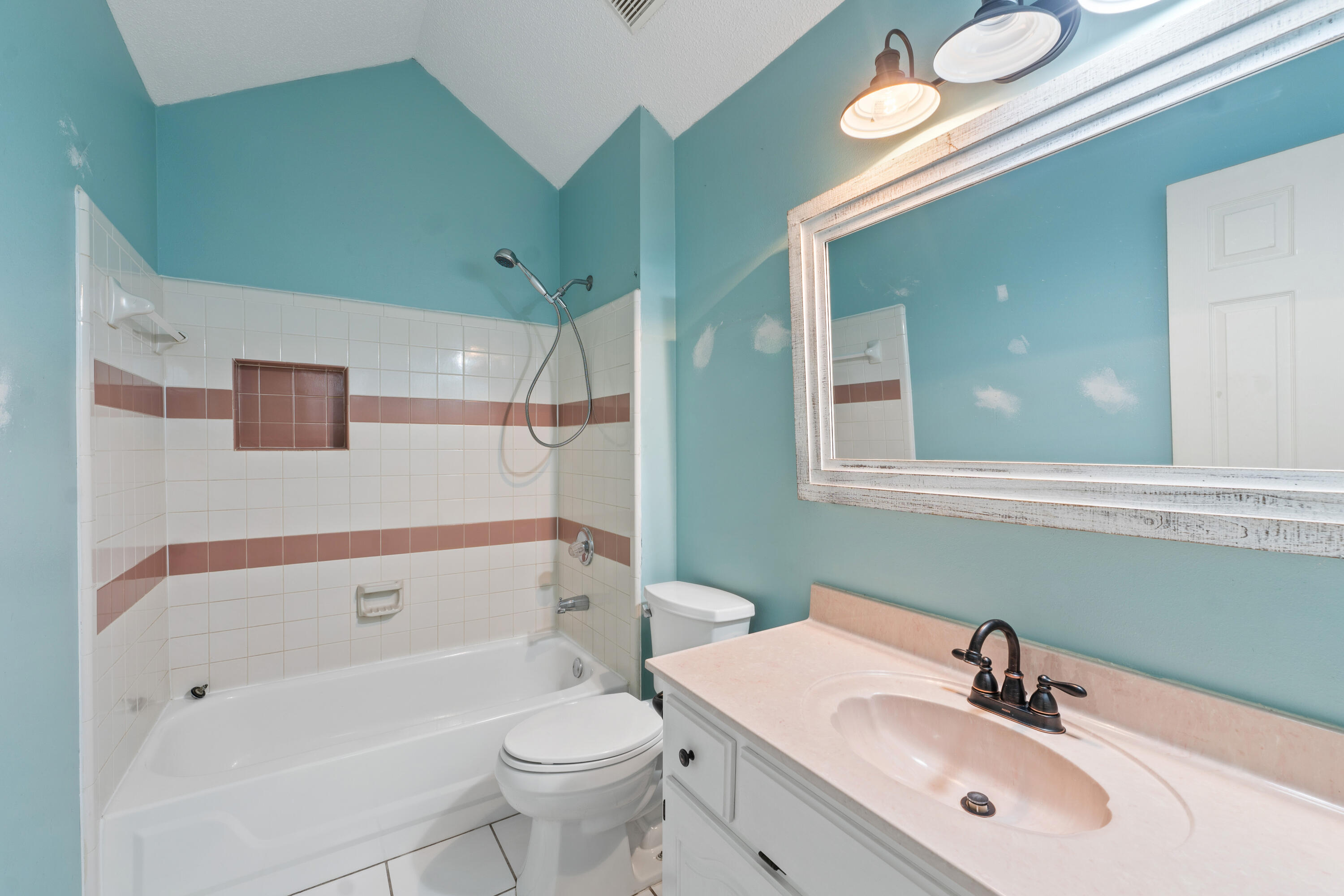 ROLLING HILLS ESTATES - Residential