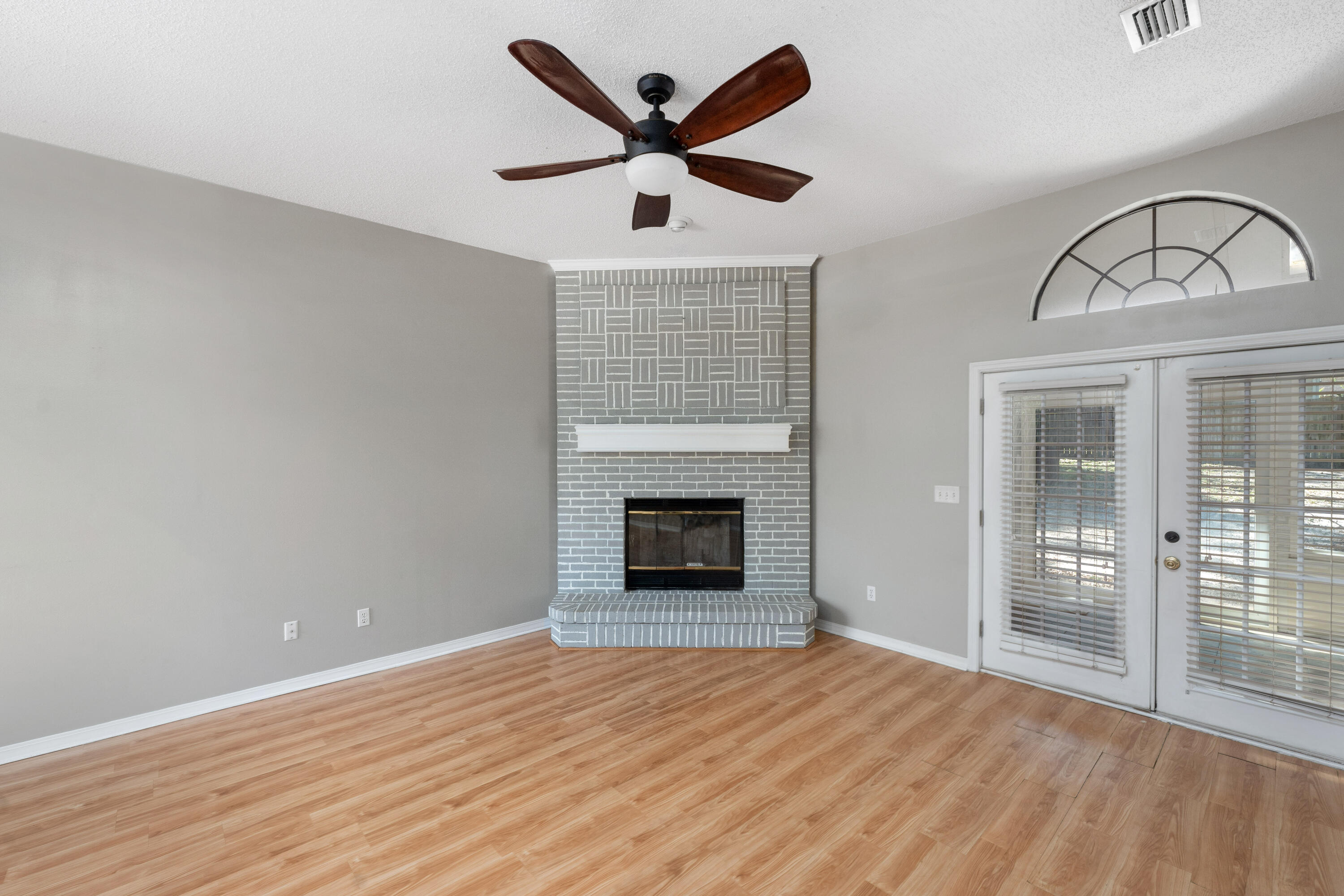 ROLLING HILLS ESTATES - Residential