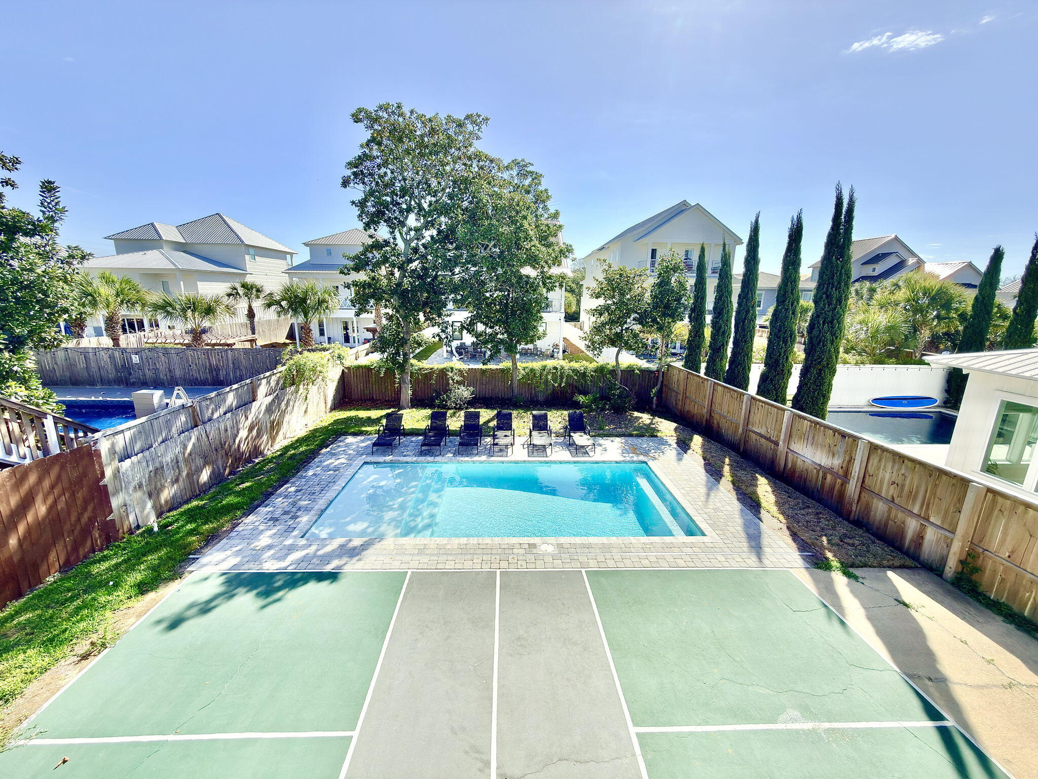 CRYSTAL BEACH - Residential