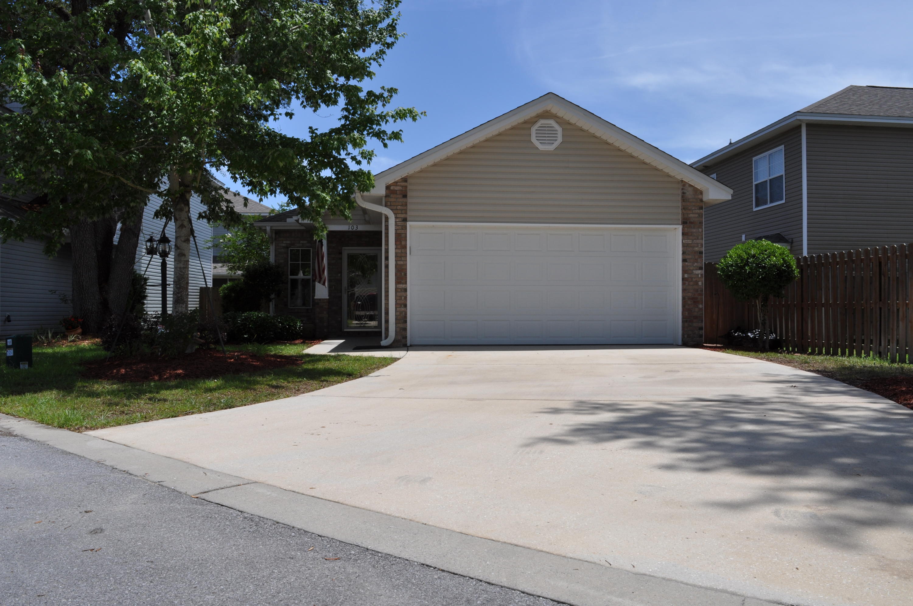Beautiful home located in the heart in Niceville for lease, available NOW. This 3 bedroom, two bath, 1,237 s.f. home features granite counter tops, stainless steel appliances, carpet, tile, complete with a fenced back yard and 2 car garage. This location is close to shopping, schools eateries and neighborhood amenities. This very well maintained home will not last long, call for your appointment today! Garbage included.