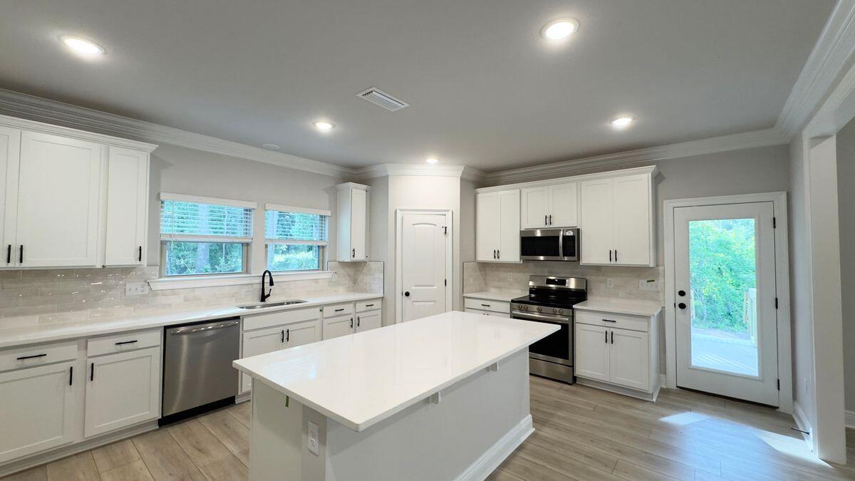 YOUNG OAKS - Residential