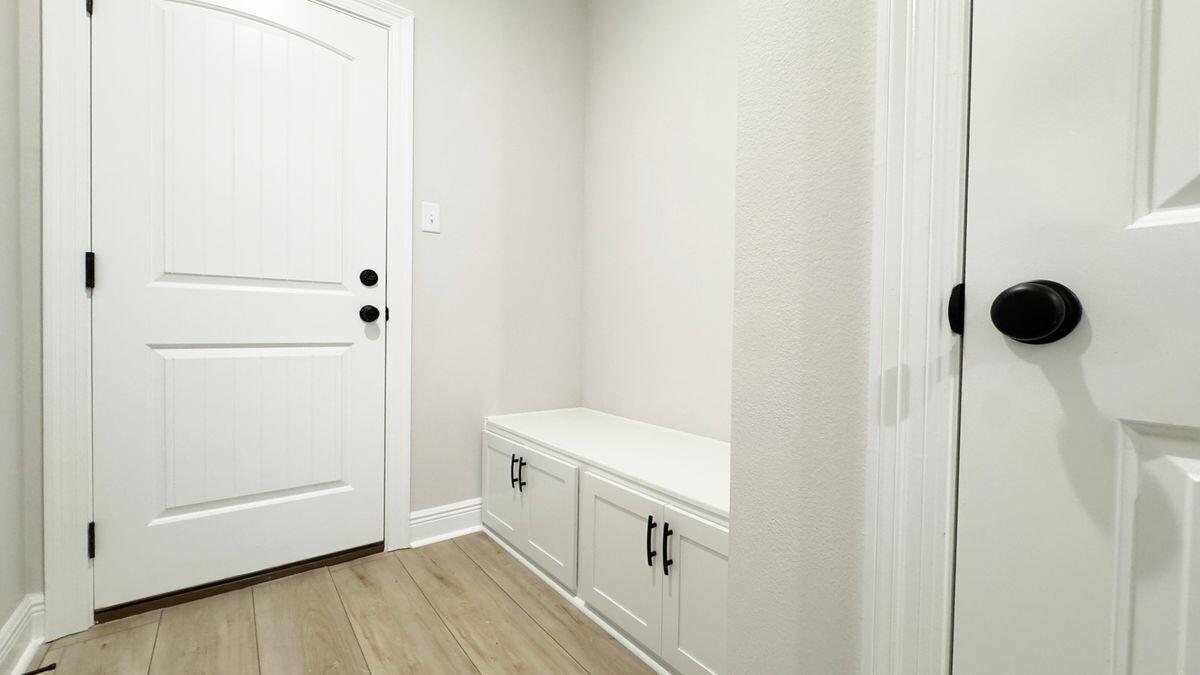 YOUNG OAKS - Residential