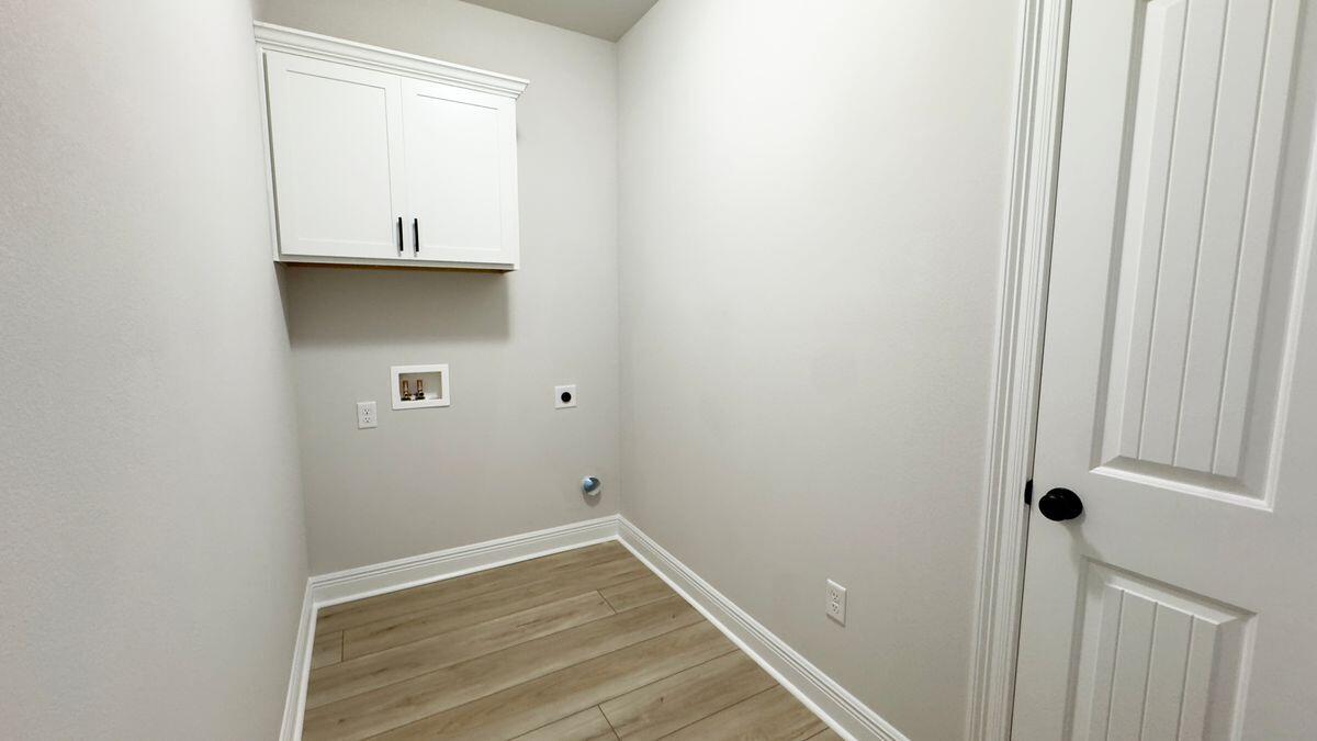 YOUNG OAKS - Residential