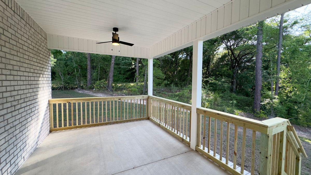 YOUNG OAKS - Residential