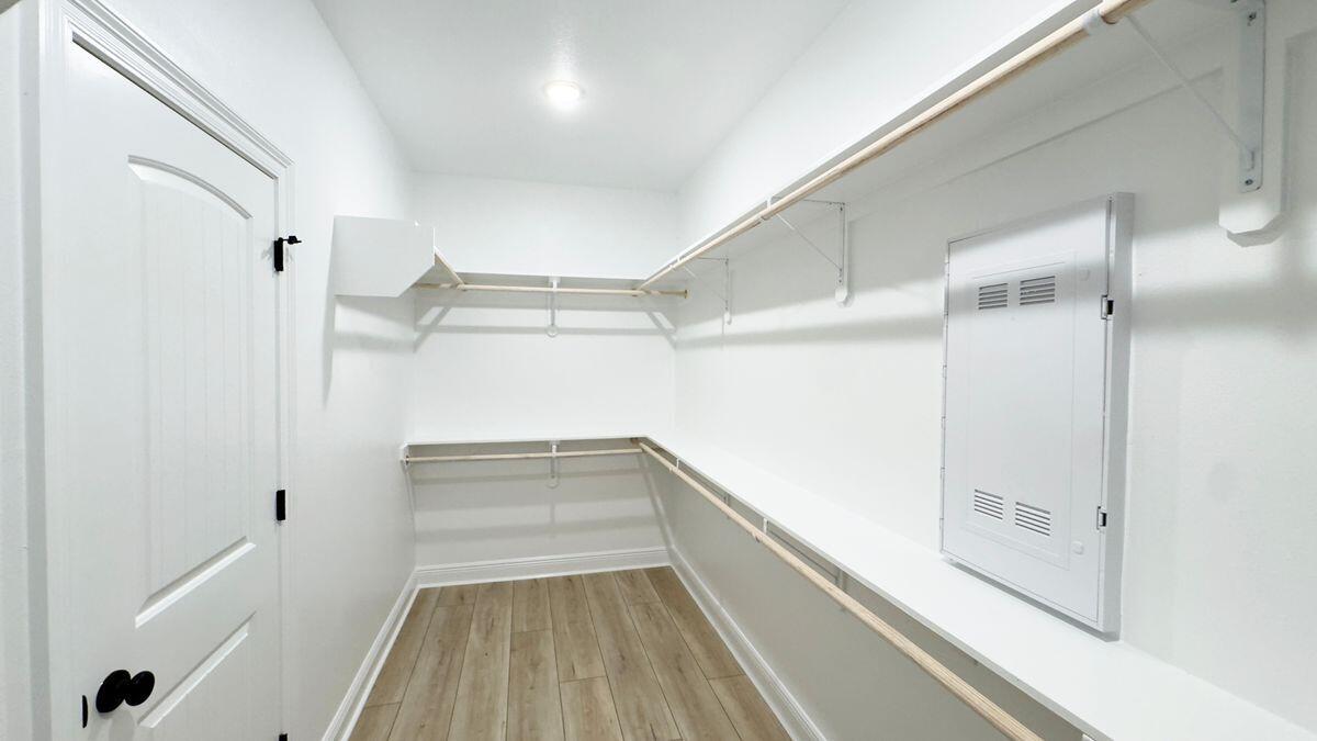 YOUNG OAKS - Residential