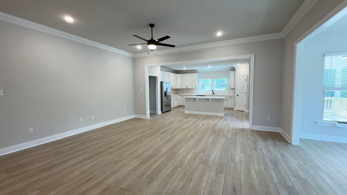 YOUNG OAKS - Residential