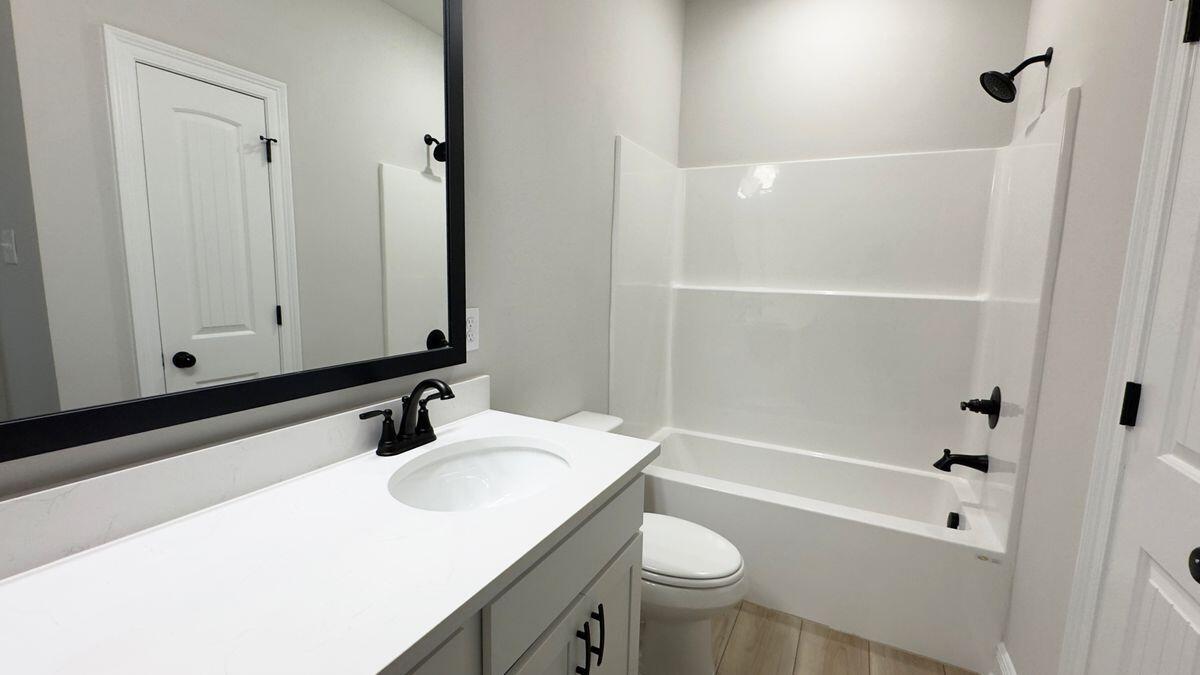 YOUNG OAKS - Residential