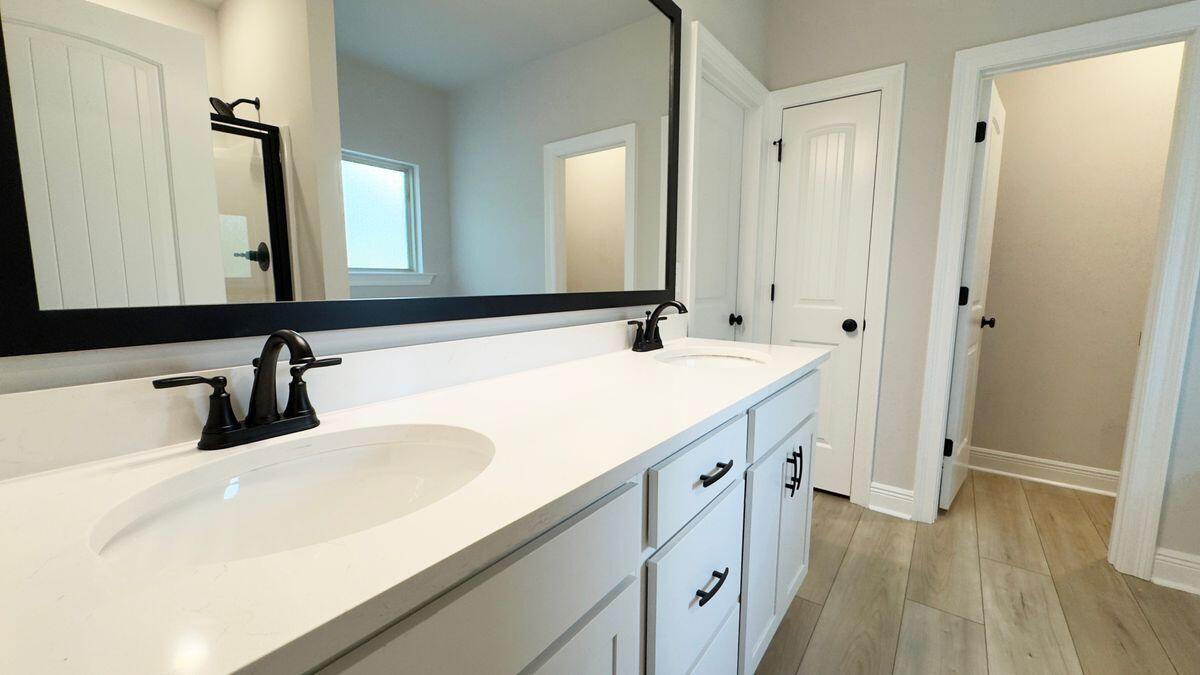 YOUNG OAKS - Residential