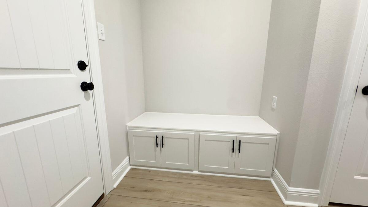 YOUNG OAKS - Residential