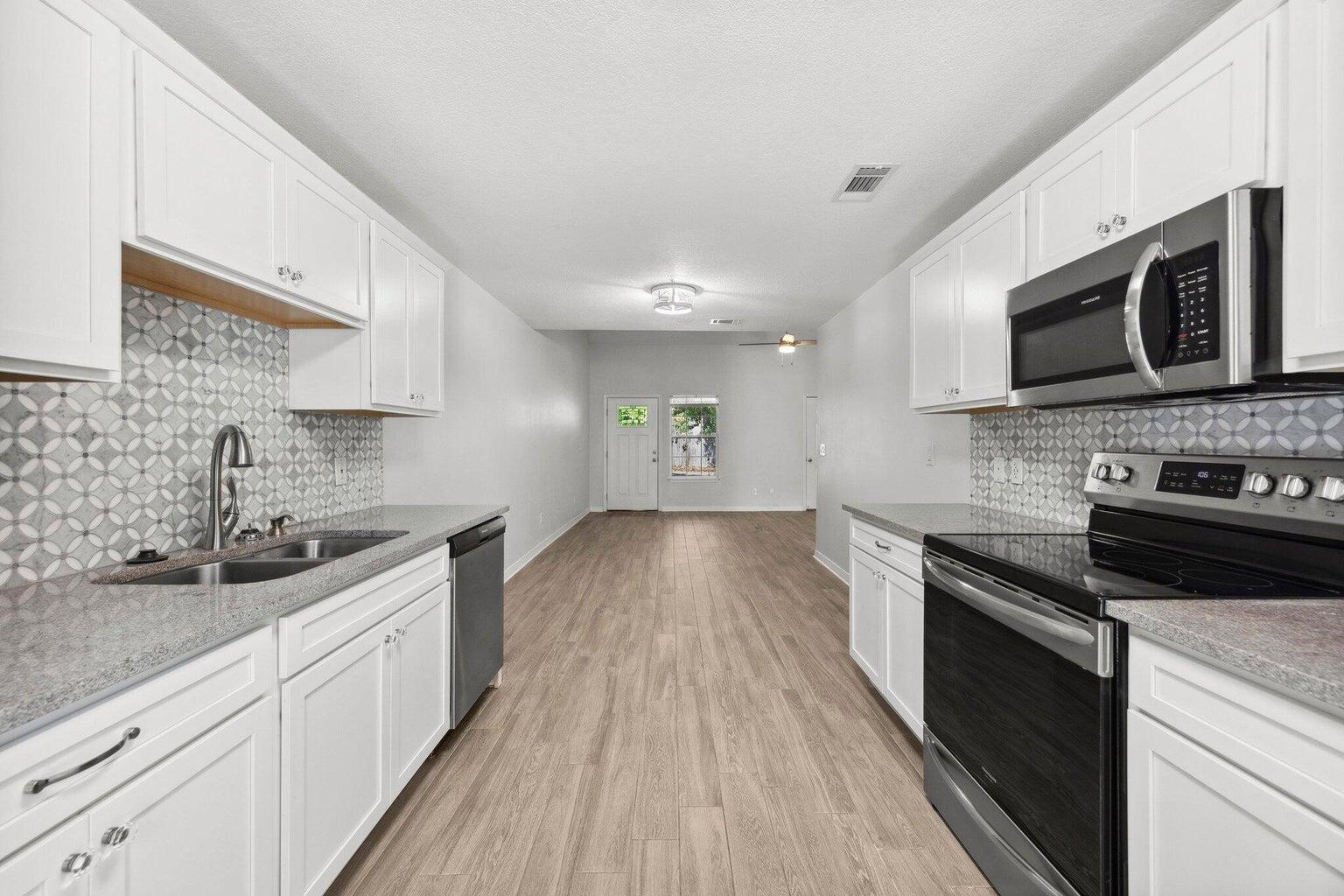 CAMBRIDGE VILLAGE T/H - Residential